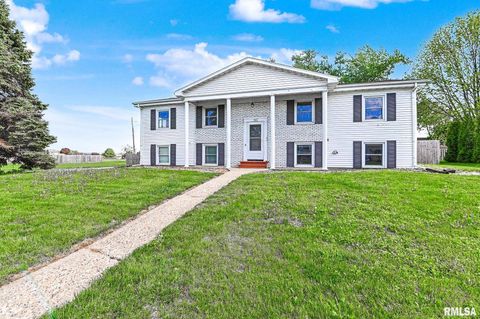 Photo of 150 E OAKWOOD Street, Morton, IL 61550 (MLS # PA1266001)