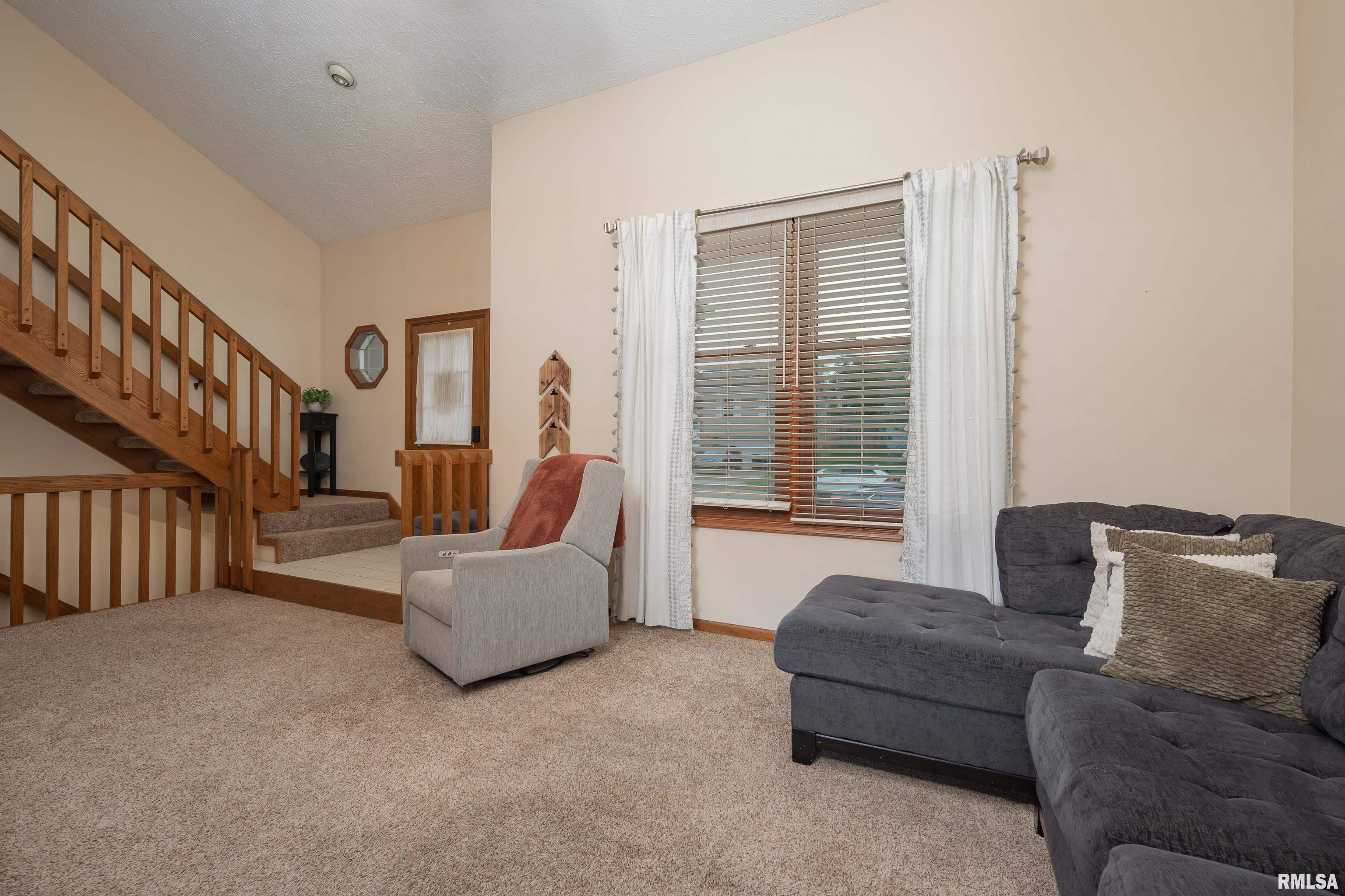 1425 W 48th Street, Davenport, Iowa image 5