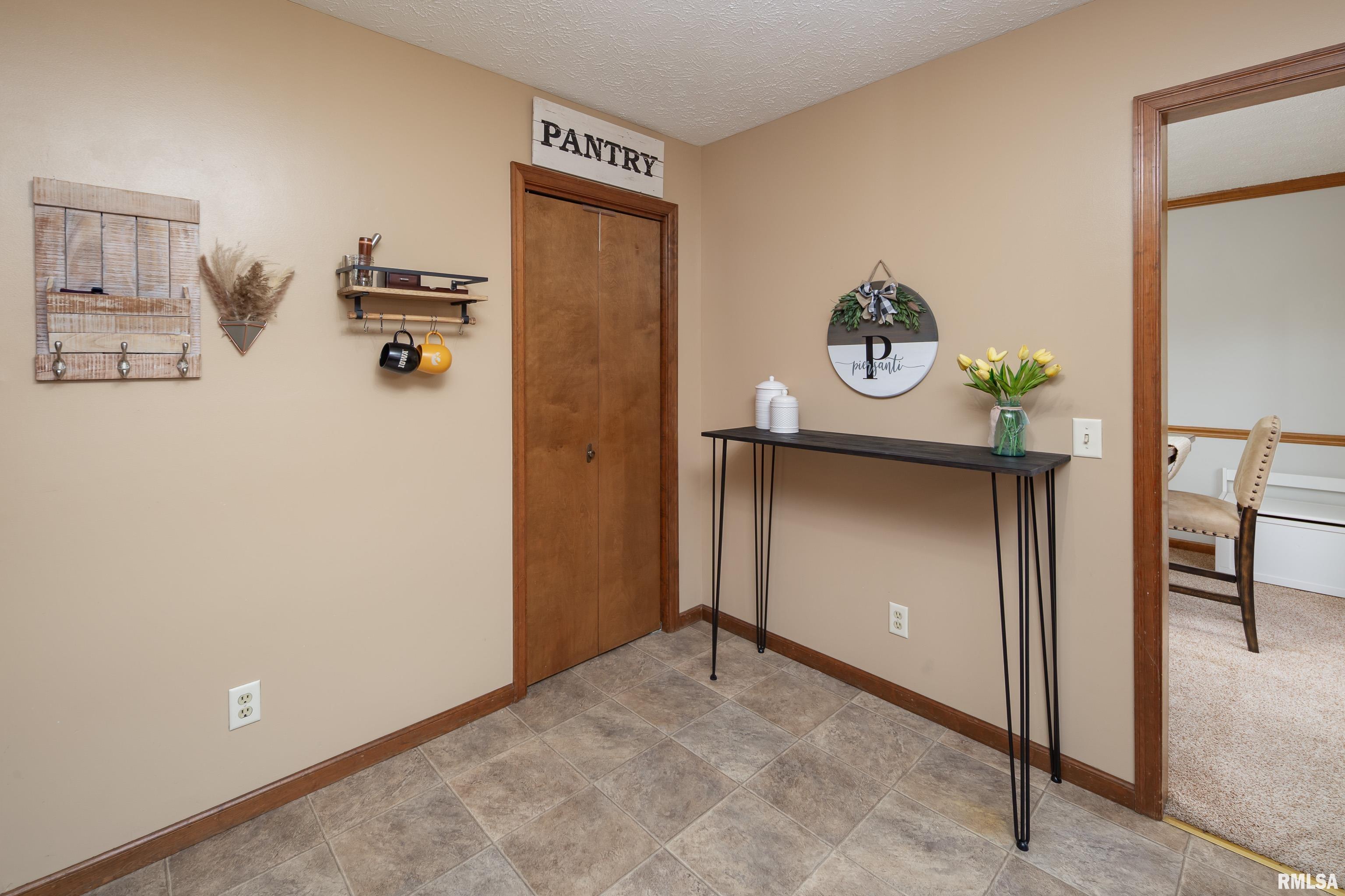 1425 W 48th Street, Davenport, Iowa image 9