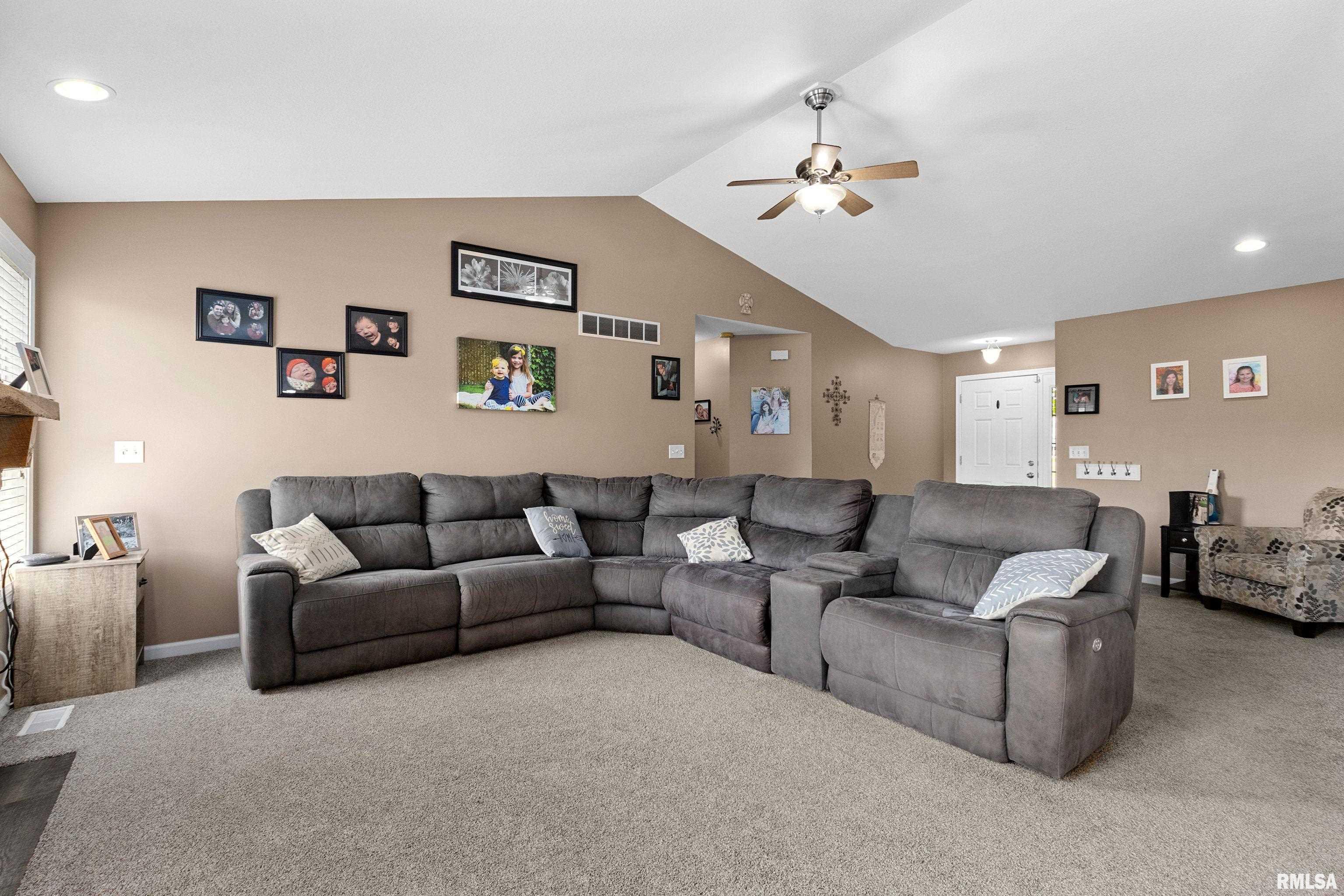 1204 W Cloverdale Road, Chillicothe, Illinois image 4