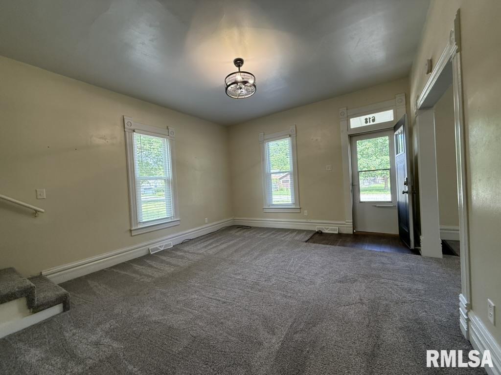 618 S Johnson Street, Macomb, Illinois image 2