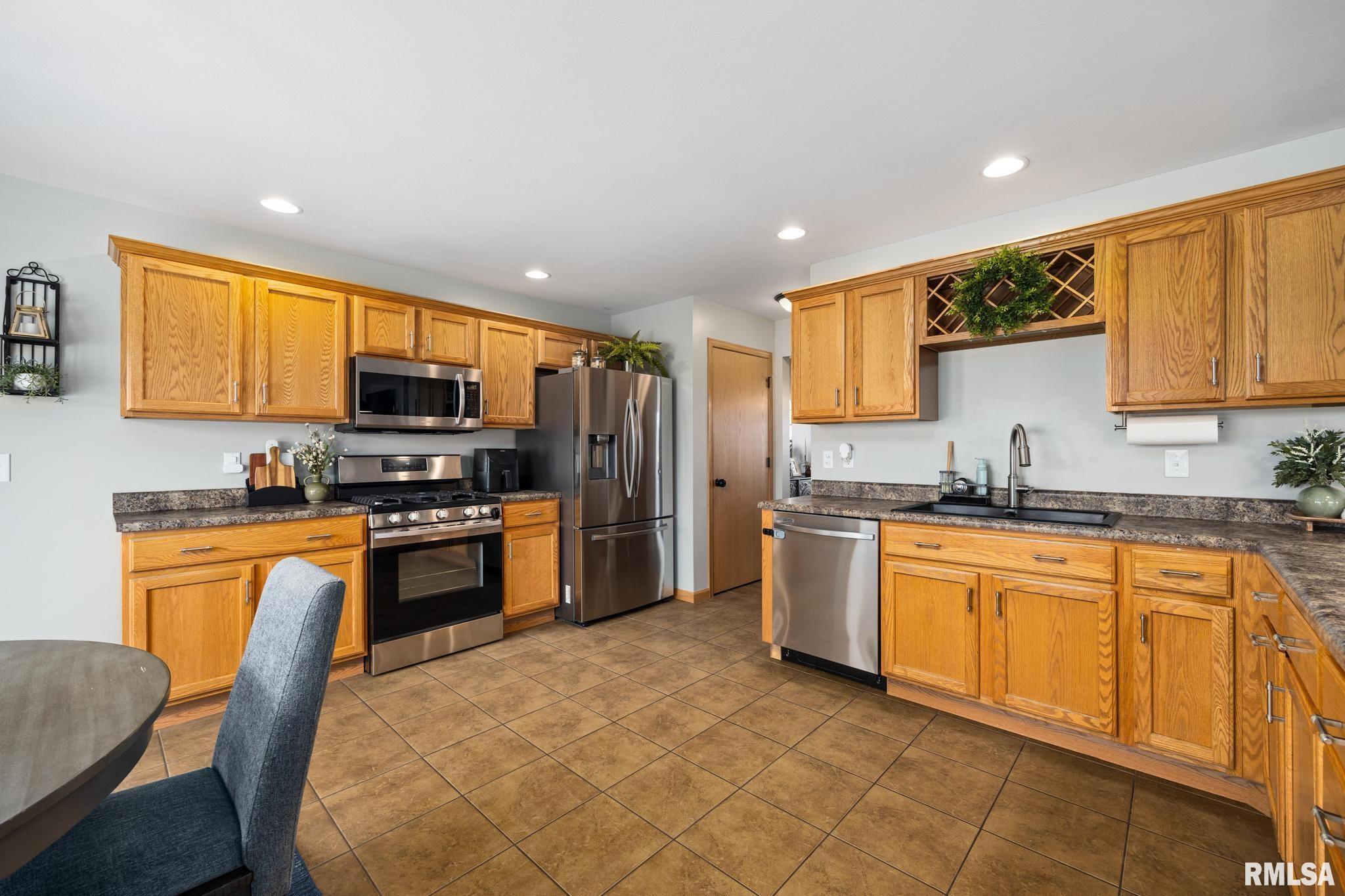 200 Pinehurst Lane, Washington, Illinois image 15