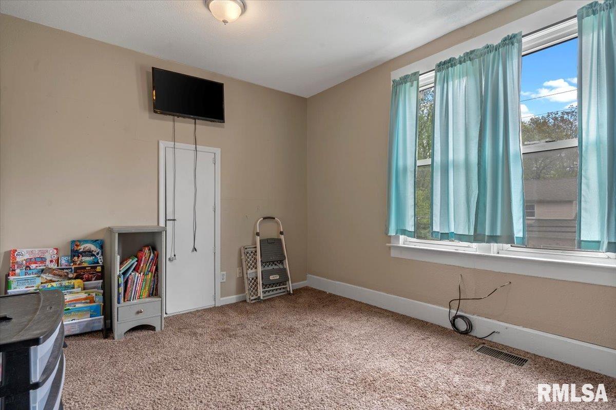 805 E Kinzie Street, Riverton, Illinois image 23