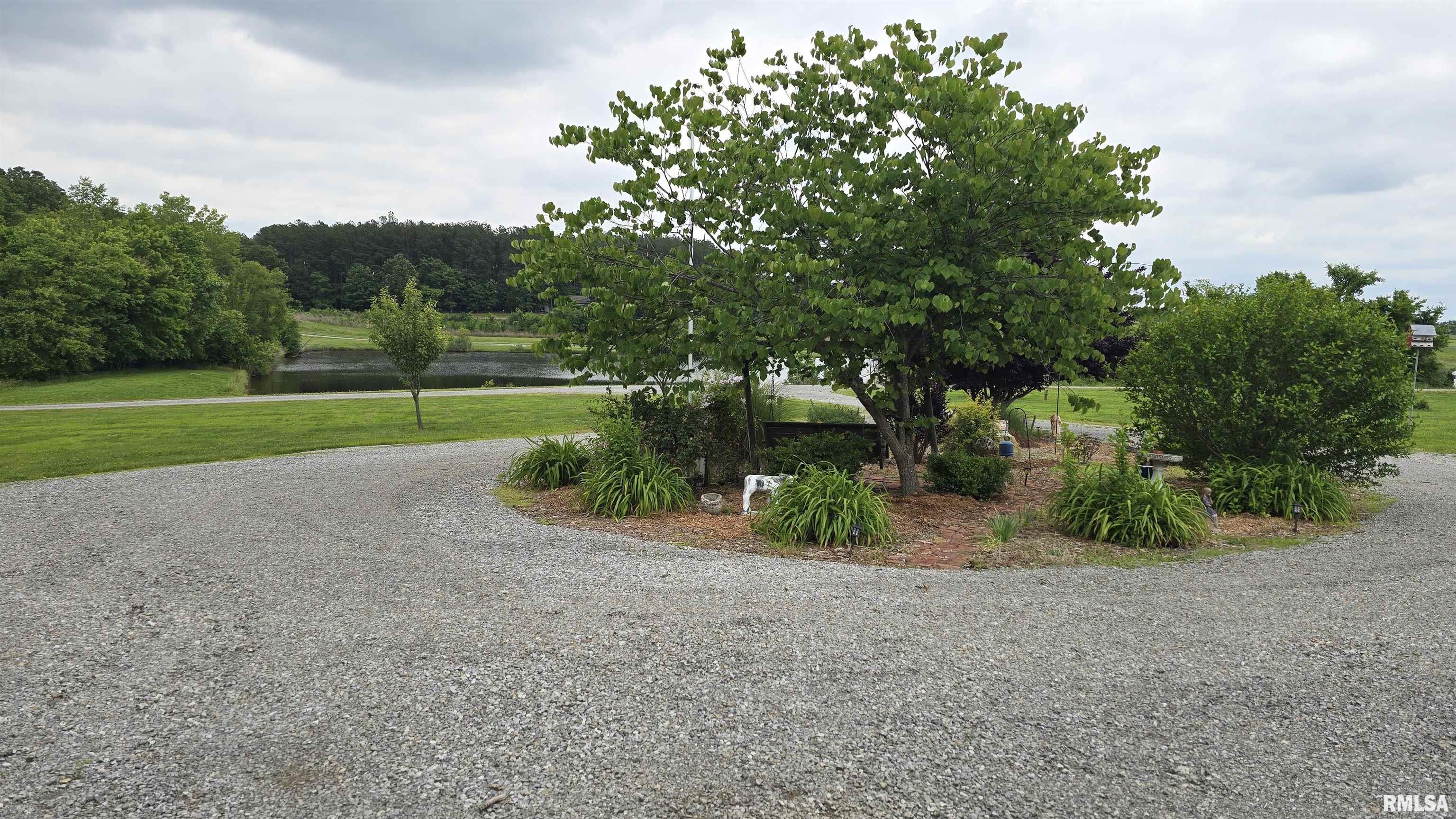 1065 Brushy Creek Church Road, Galatia, Illinois image 10