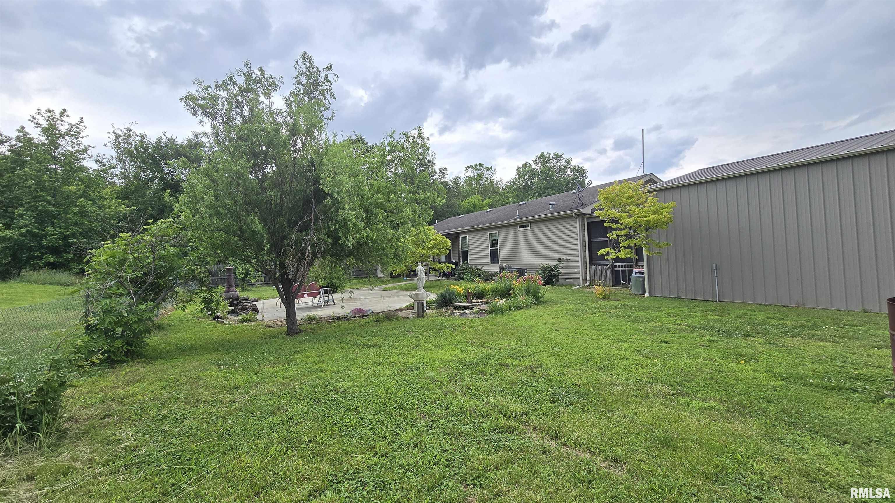 1065 Brushy Creek Church Road, Galatia, Illinois image 4