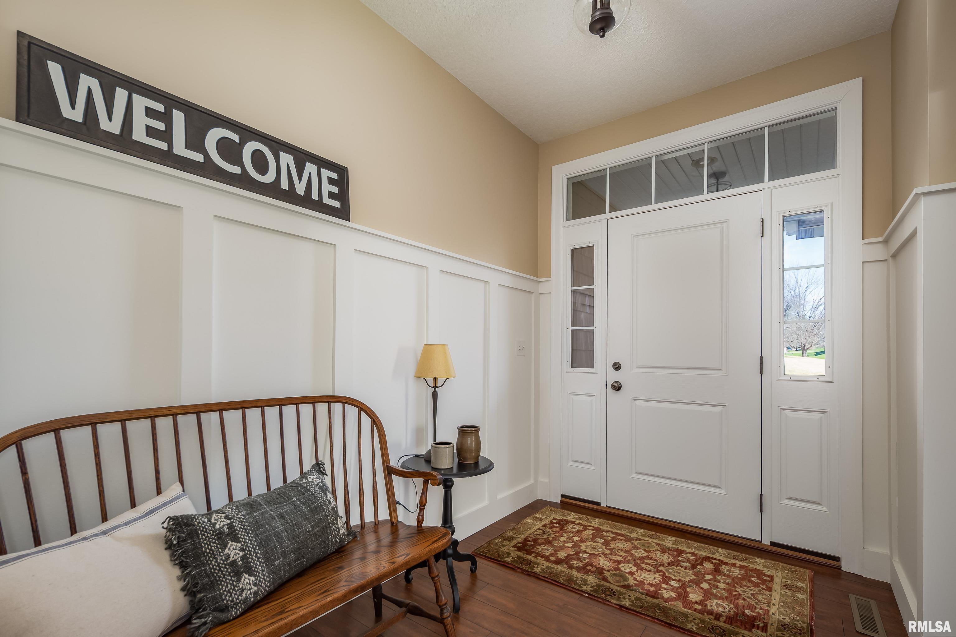 236 Meadowbrook Court, Geneseo, Illinois image 3