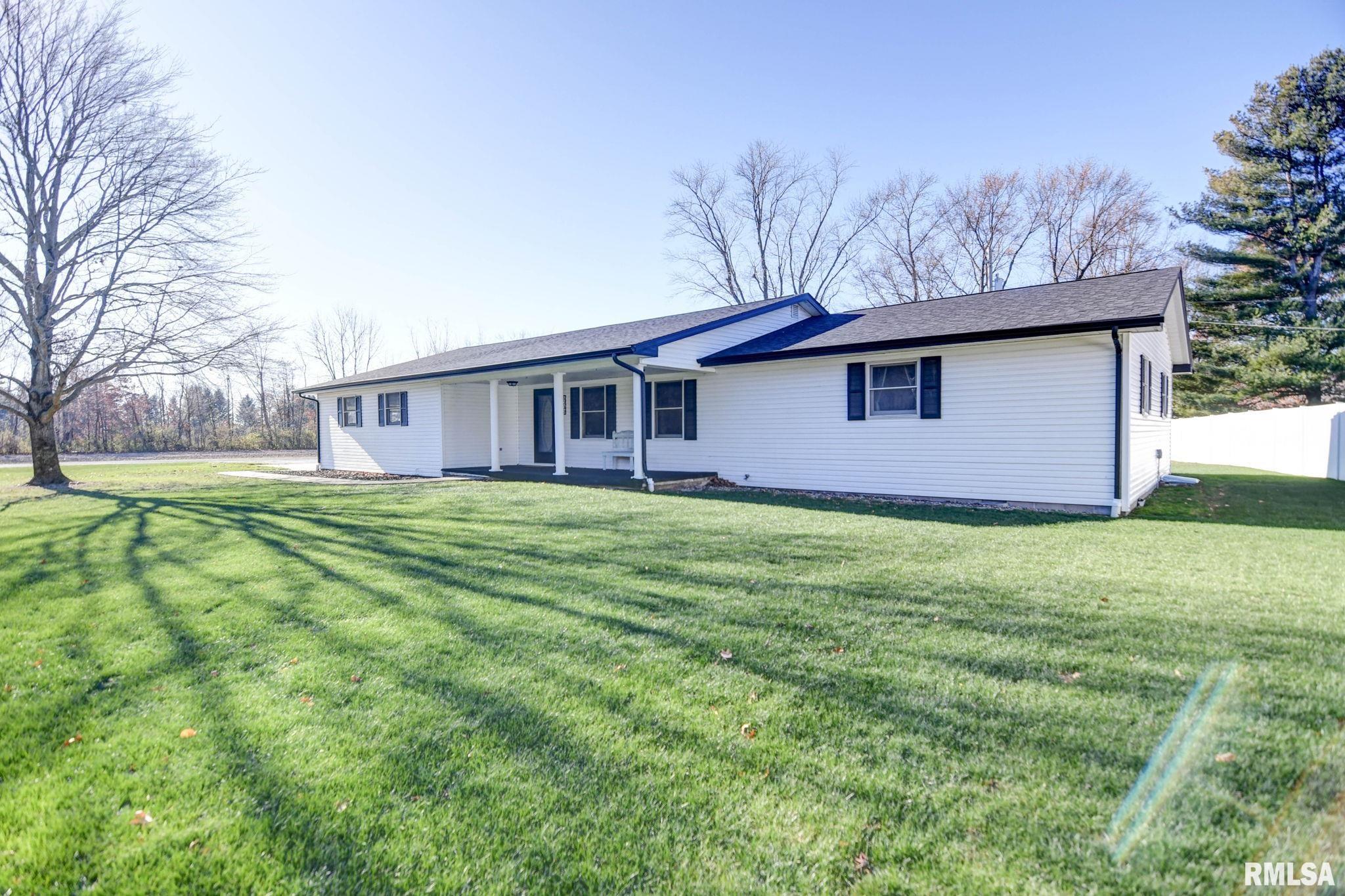 4712 Wilson Drive, Taylorville, Illinois image 2