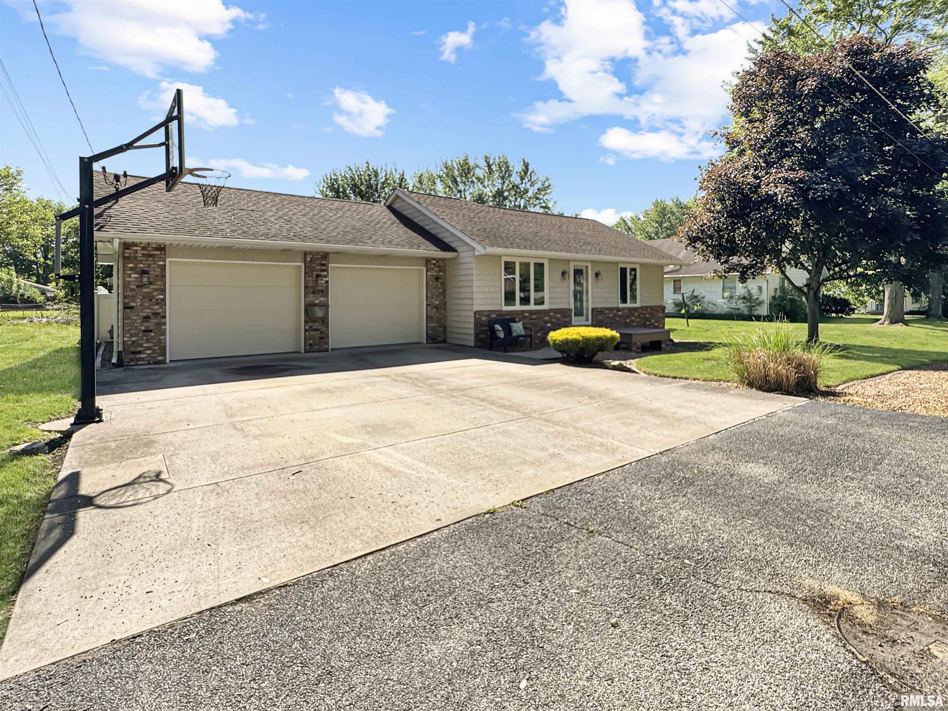 408 S Cedar Street, Delavan, Illinois image 3