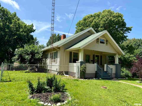 Homes For Sale - 320 W Madison Street<br/> Petersburg, IL 62675