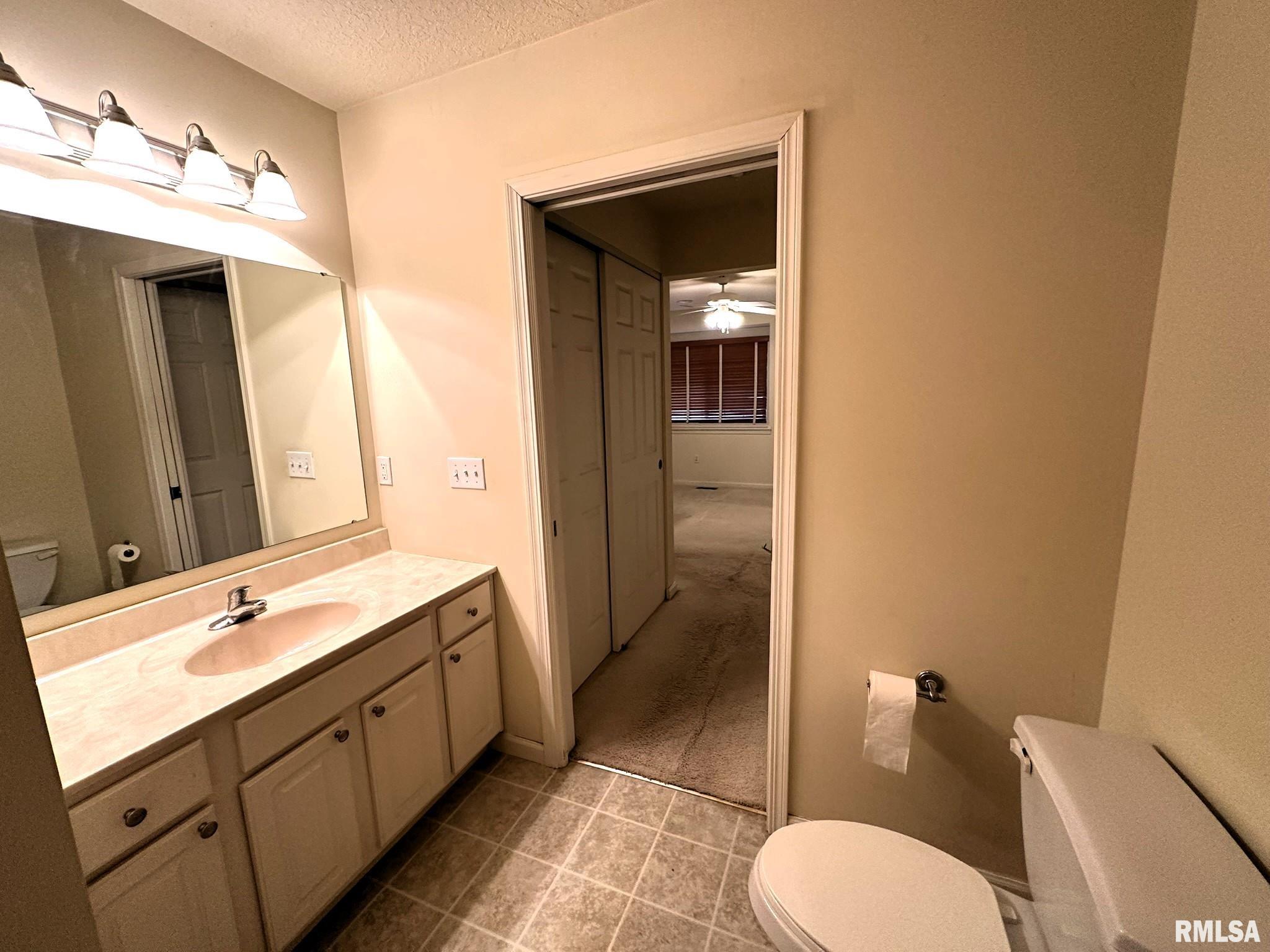 4571 N Thornhill Drive, Peoria, Illinois image 20