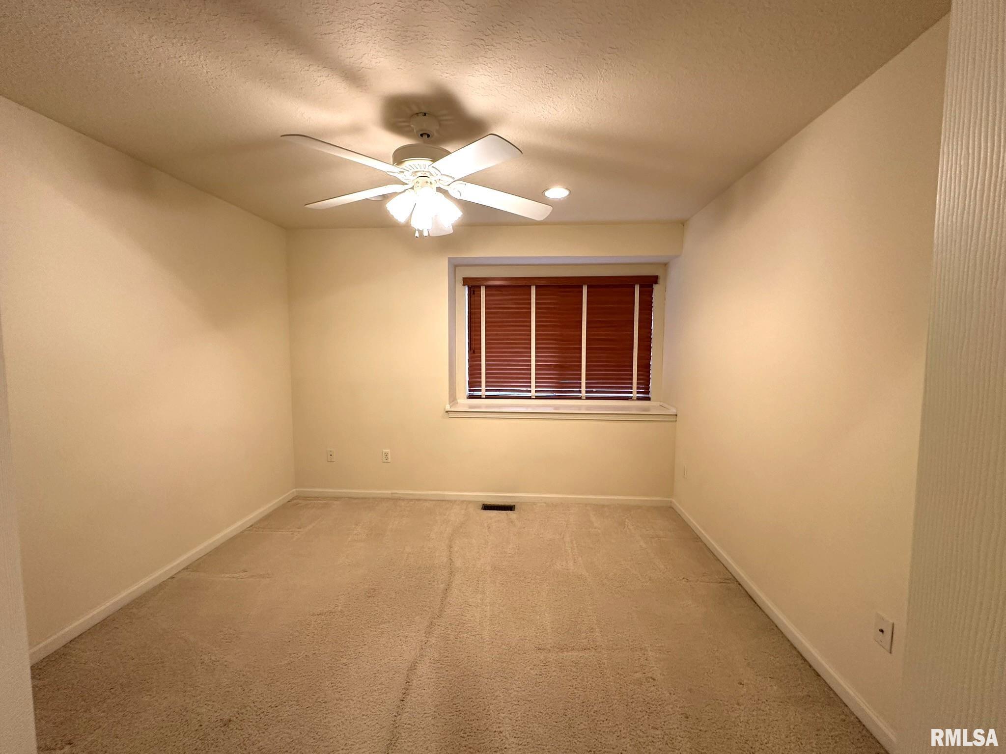 4571 N Thornhill Drive, Peoria, Illinois image 21