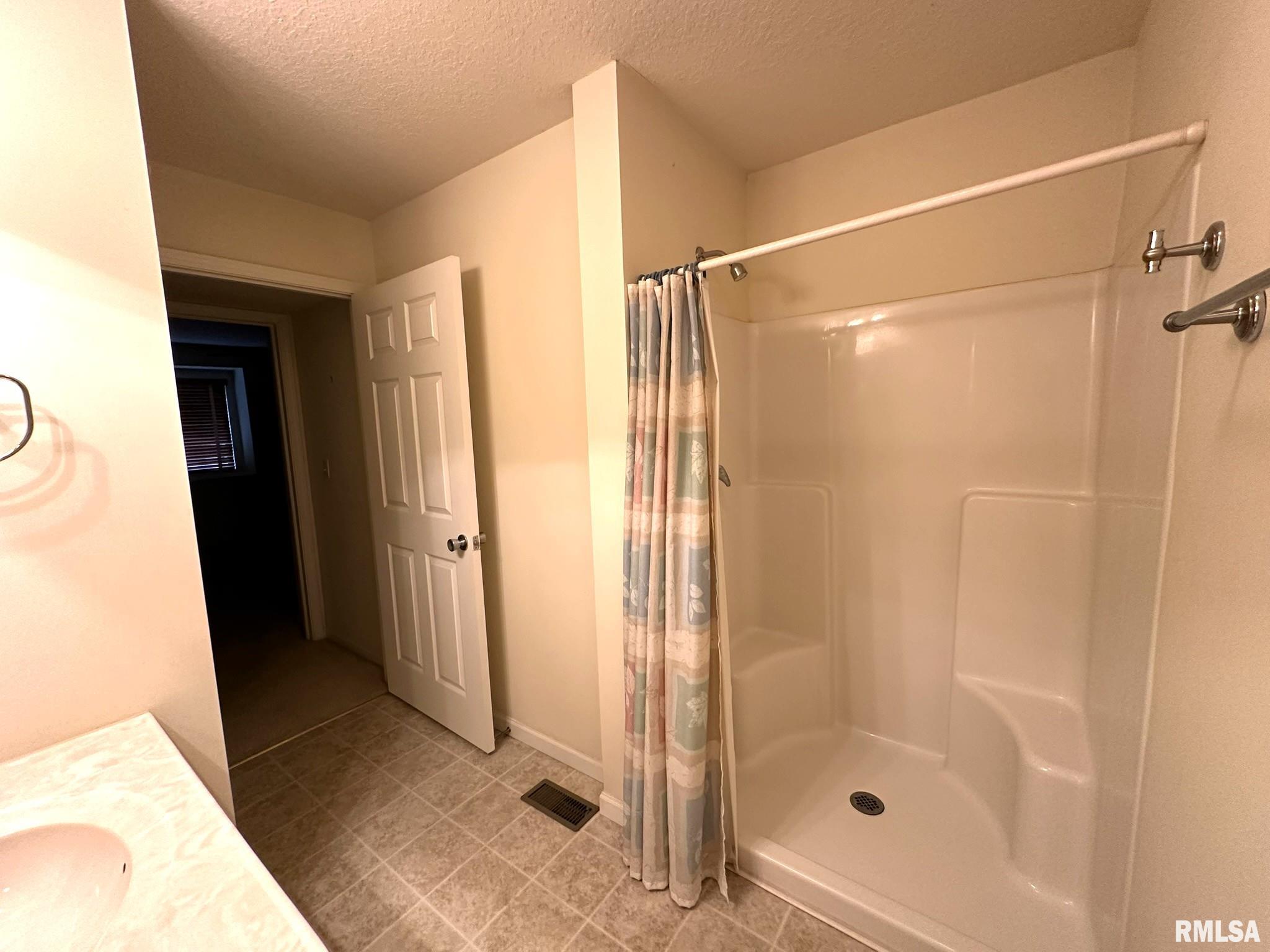 4571 N Thornhill Drive, Peoria, Illinois image 23