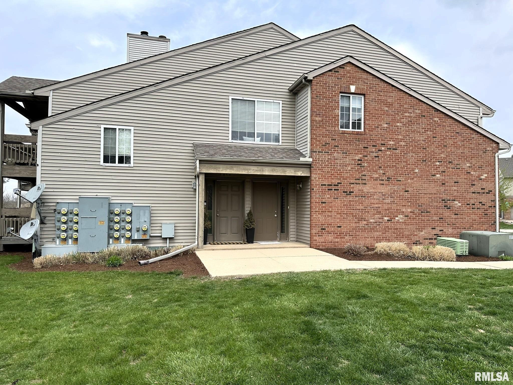 4571 N Thornhill Drive, Peoria, Illinois image 2