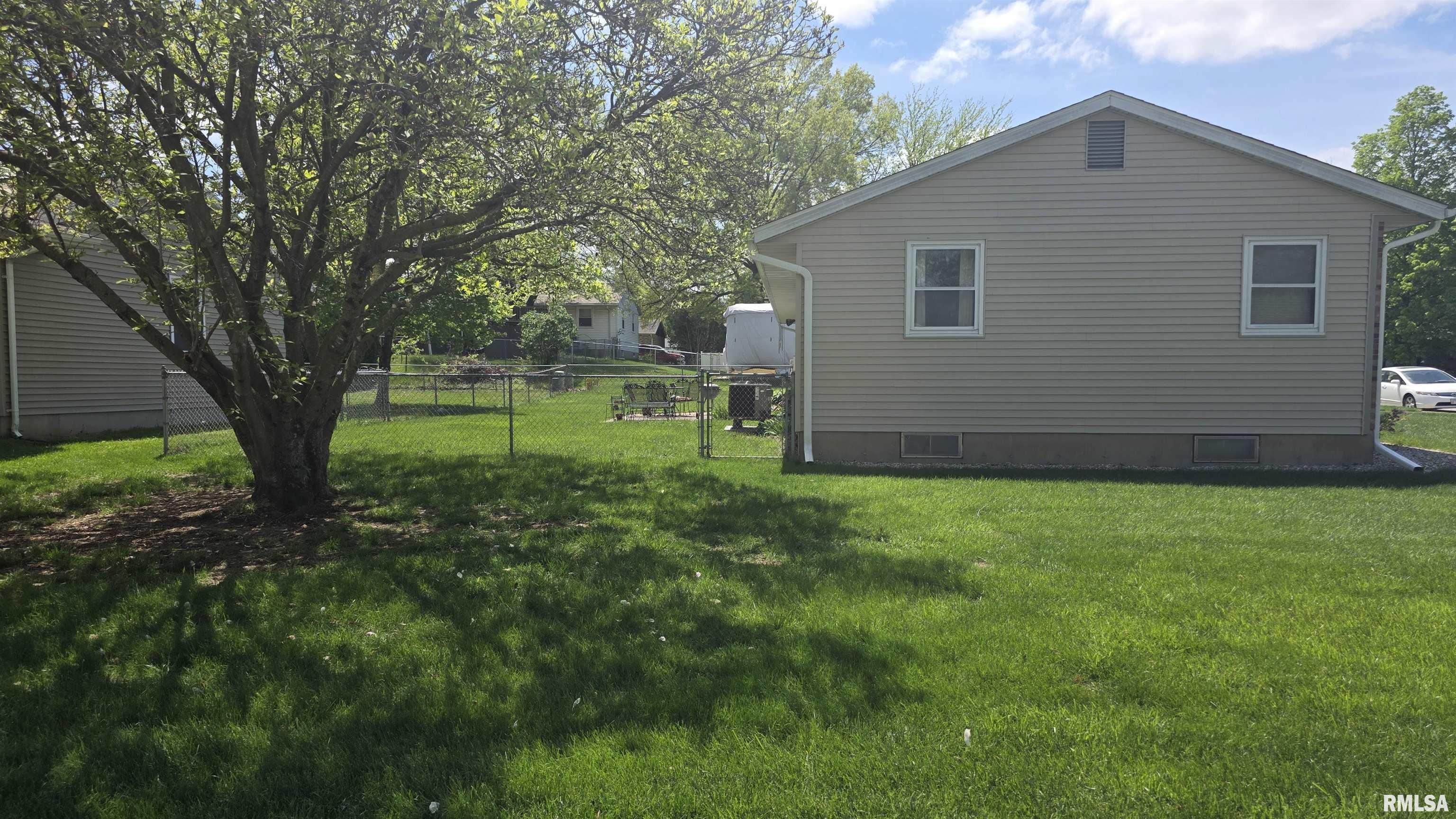 2427 S 18th Street, Quincy, Illinois image 2