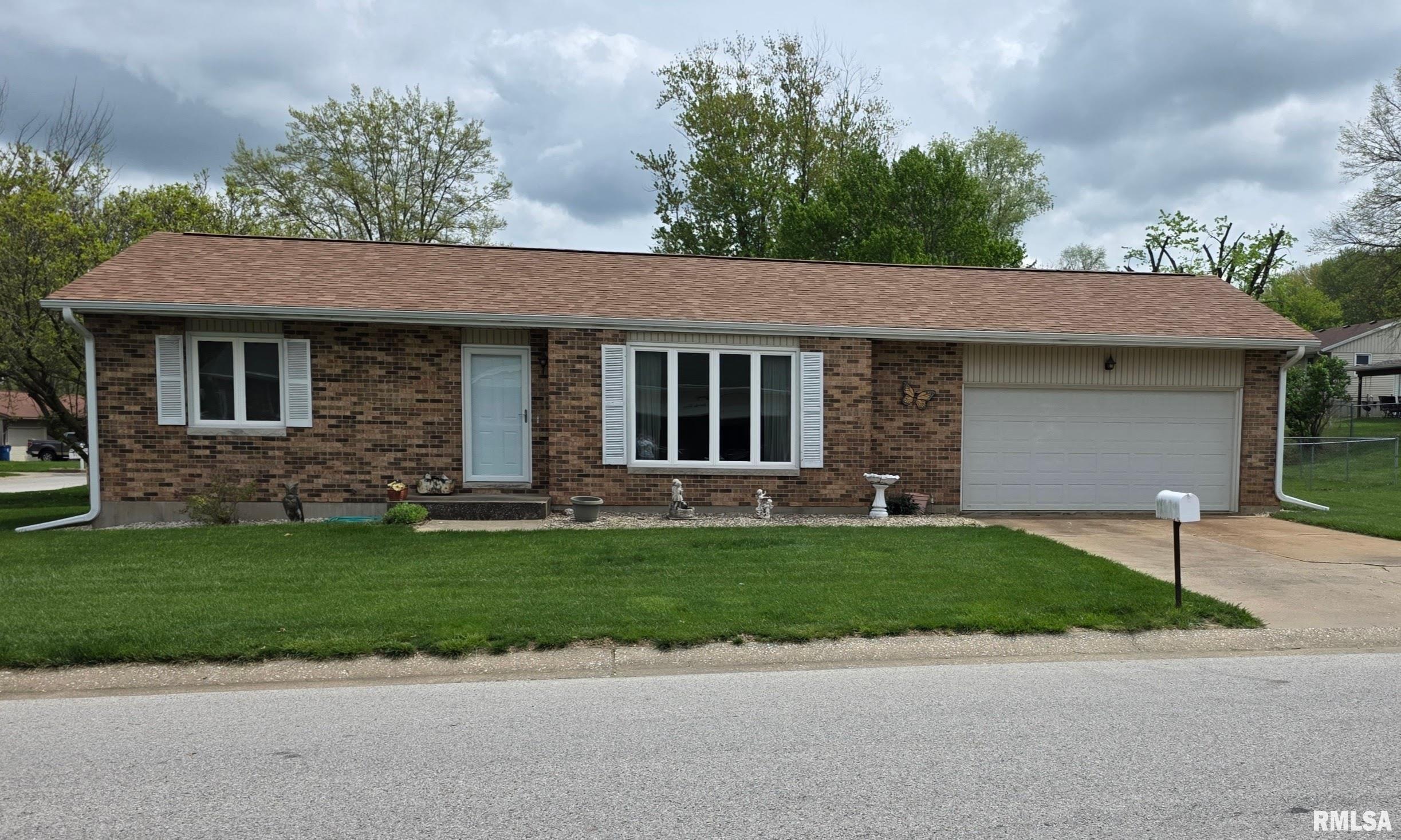2427 S 18th Street, Quincy, Illinois image 1