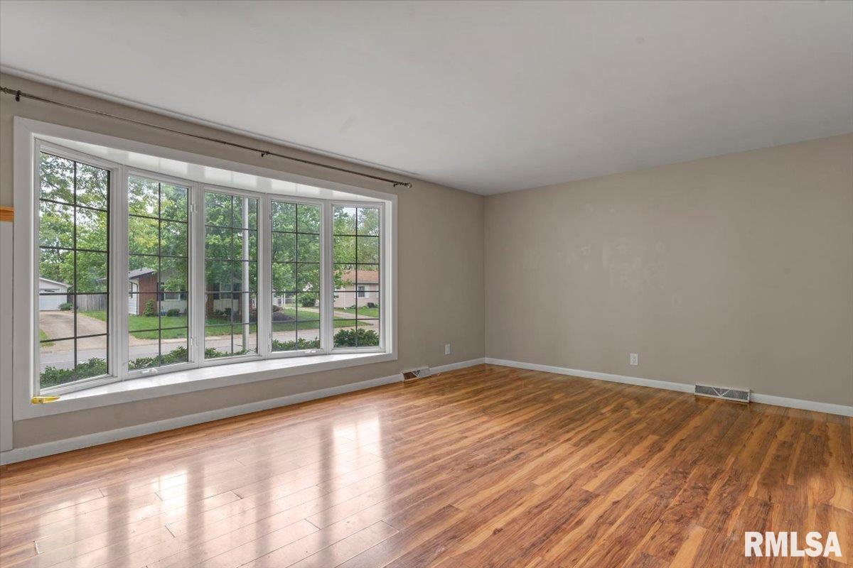 20 Foresters Lane, Springfield, Illinois image 8