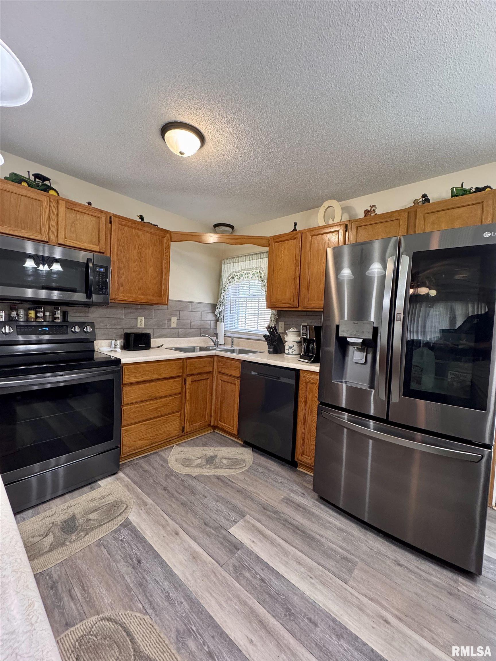 1612 Joyce Lane, Macomb, Illinois image 9