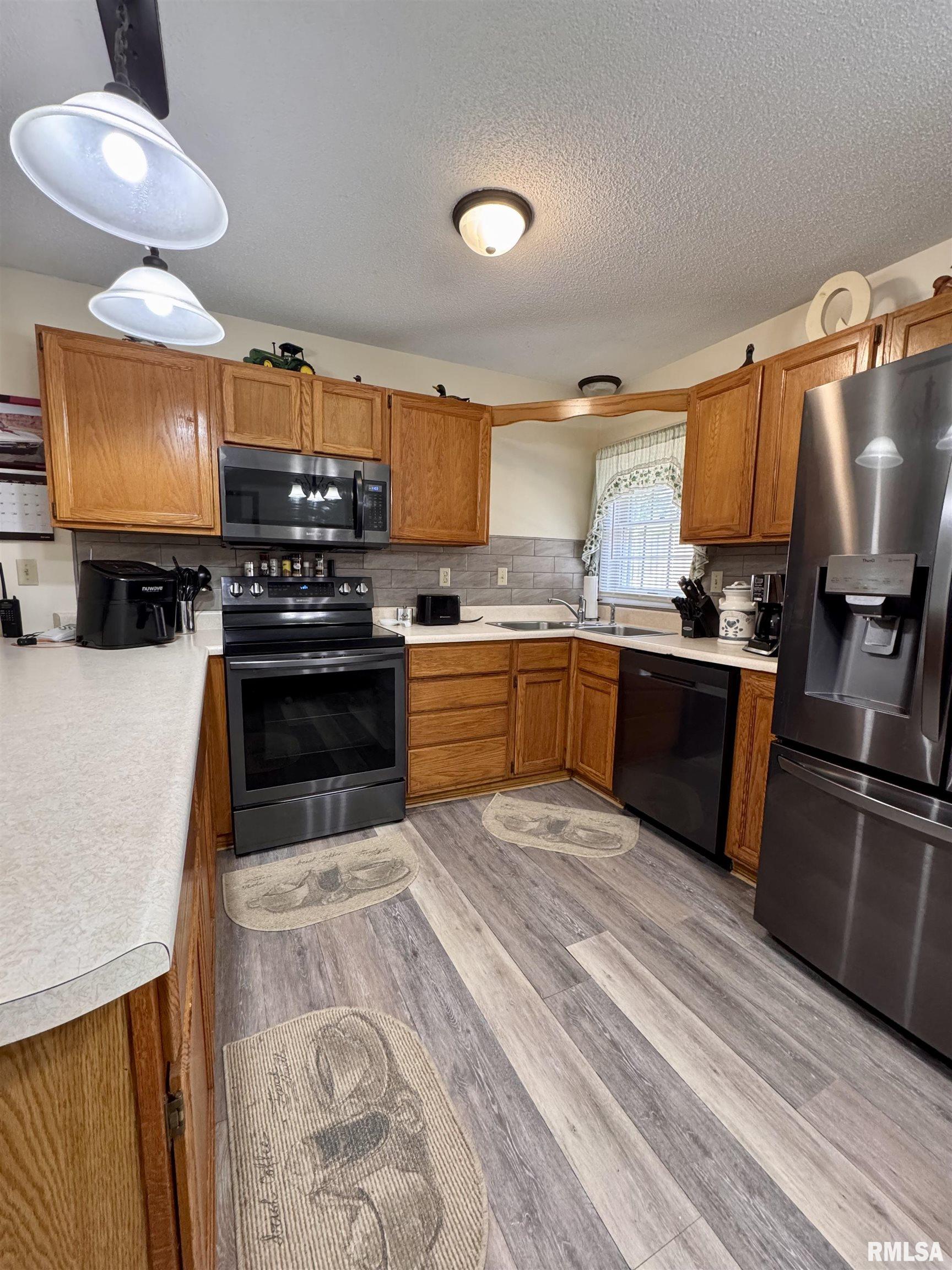 1612 Joyce Lane, Macomb, Illinois image 8
