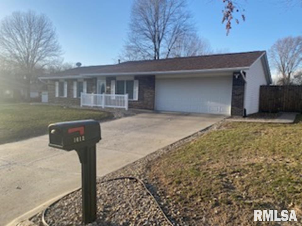 1612 Joyce Lane, Macomb, Illinois image 2