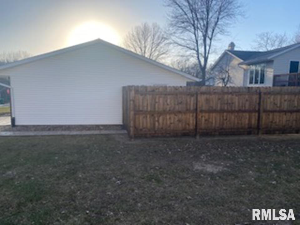 1612 Joyce Lane, Macomb, Illinois image 5