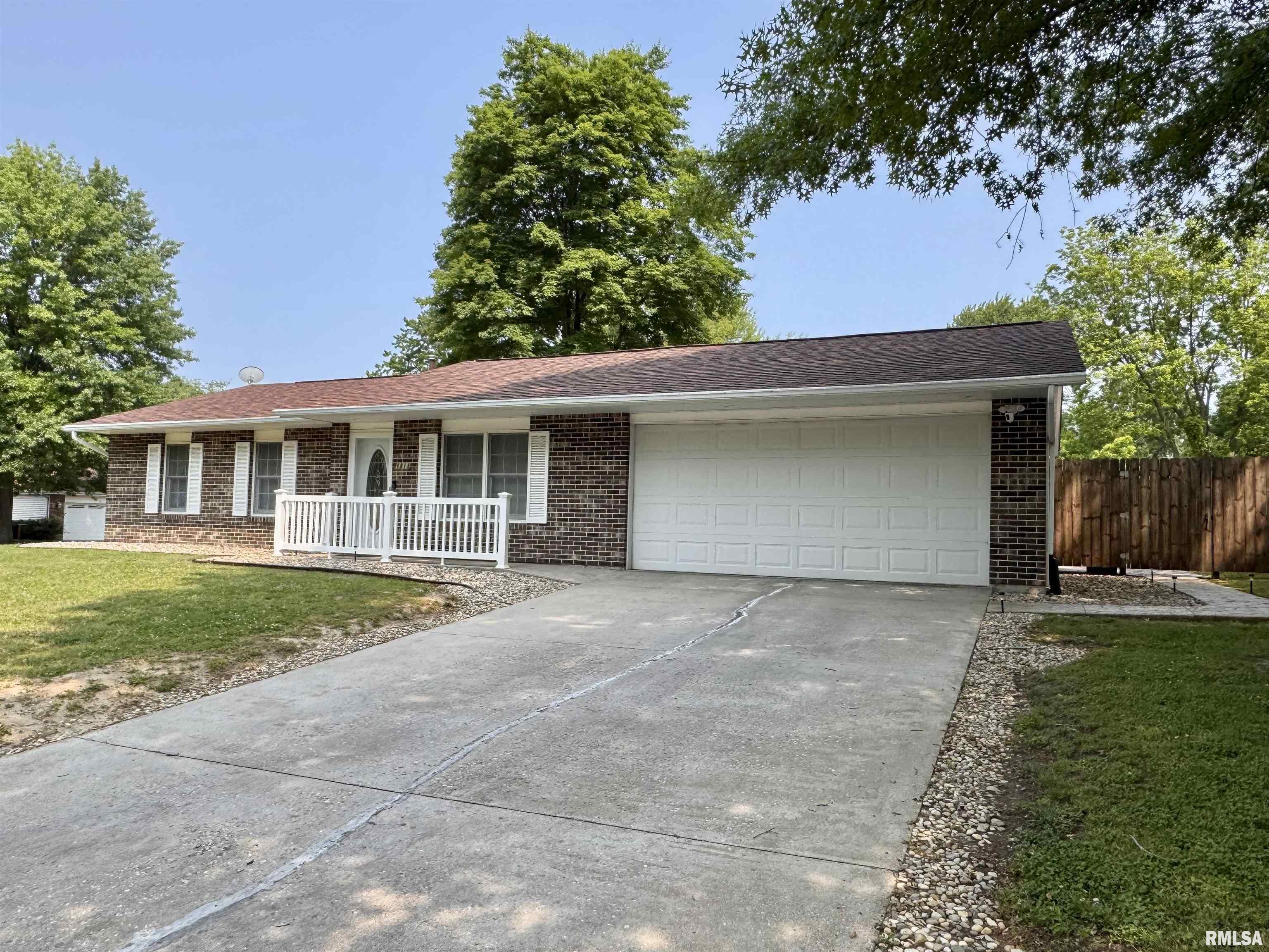 1612 Joyce Lane, Macomb, Illinois image 1