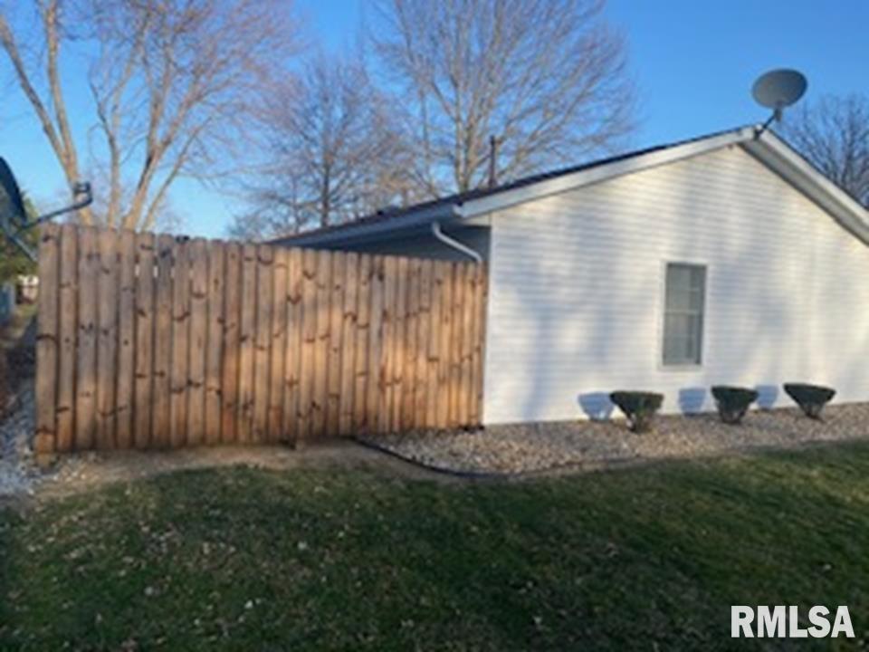 1612 Joyce Lane, Macomb, Illinois image 4