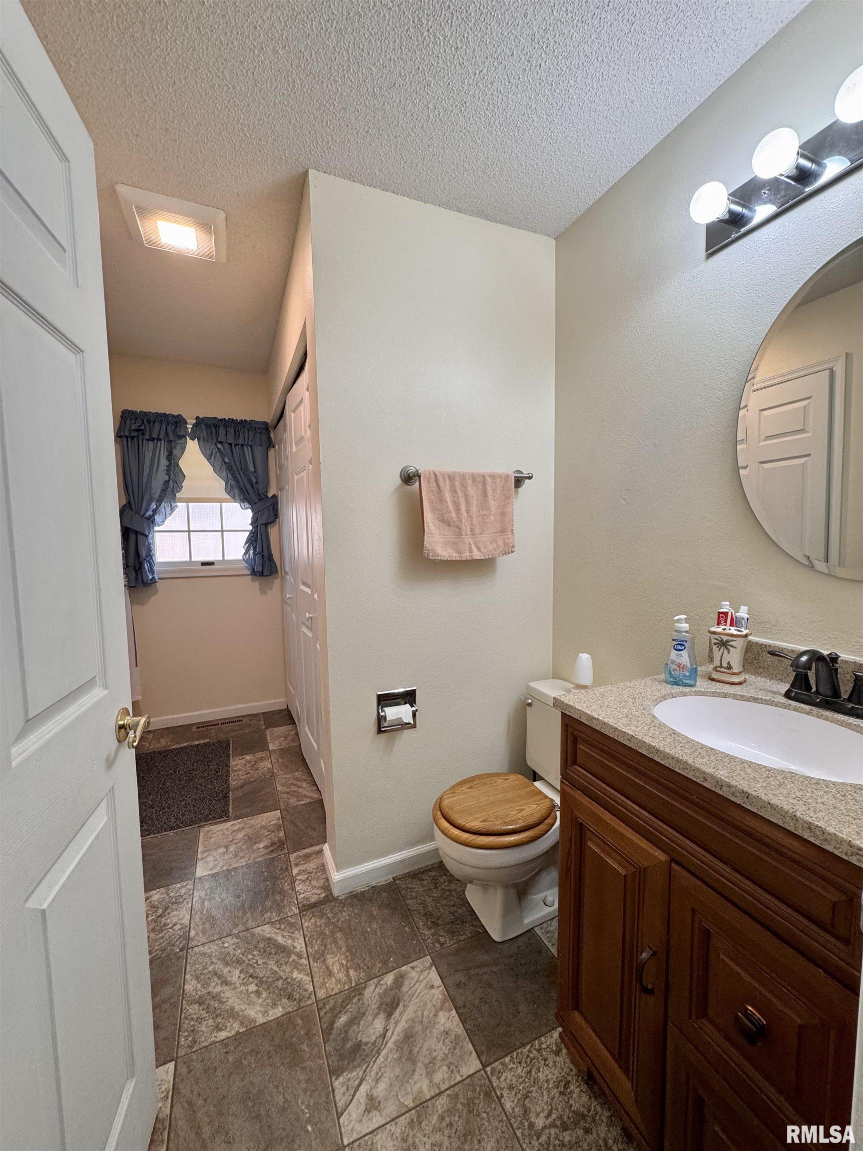 1612 Joyce Lane, Macomb, Illinois image 17