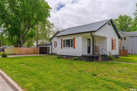 Photo of 1228 N OTTAWA Street, Lincoln, IL 62656 (MLS # CA1043331)