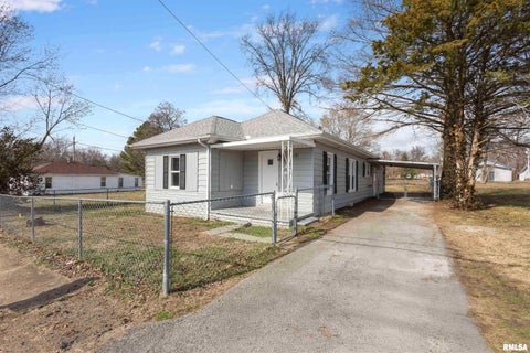 Homes For Sale - 1905 E Garland Street<br/> Franklin County, West Frankfort, IL 62896