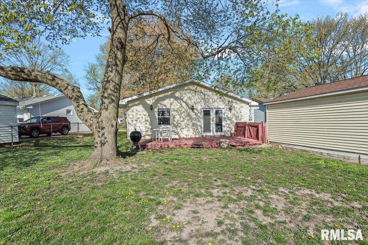 1626 Fairmont Drive, Springfield, Illinois image 23