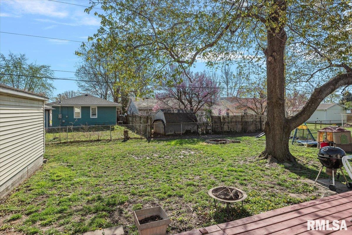 1626 Fairmont Drive, Springfield, Illinois image 25