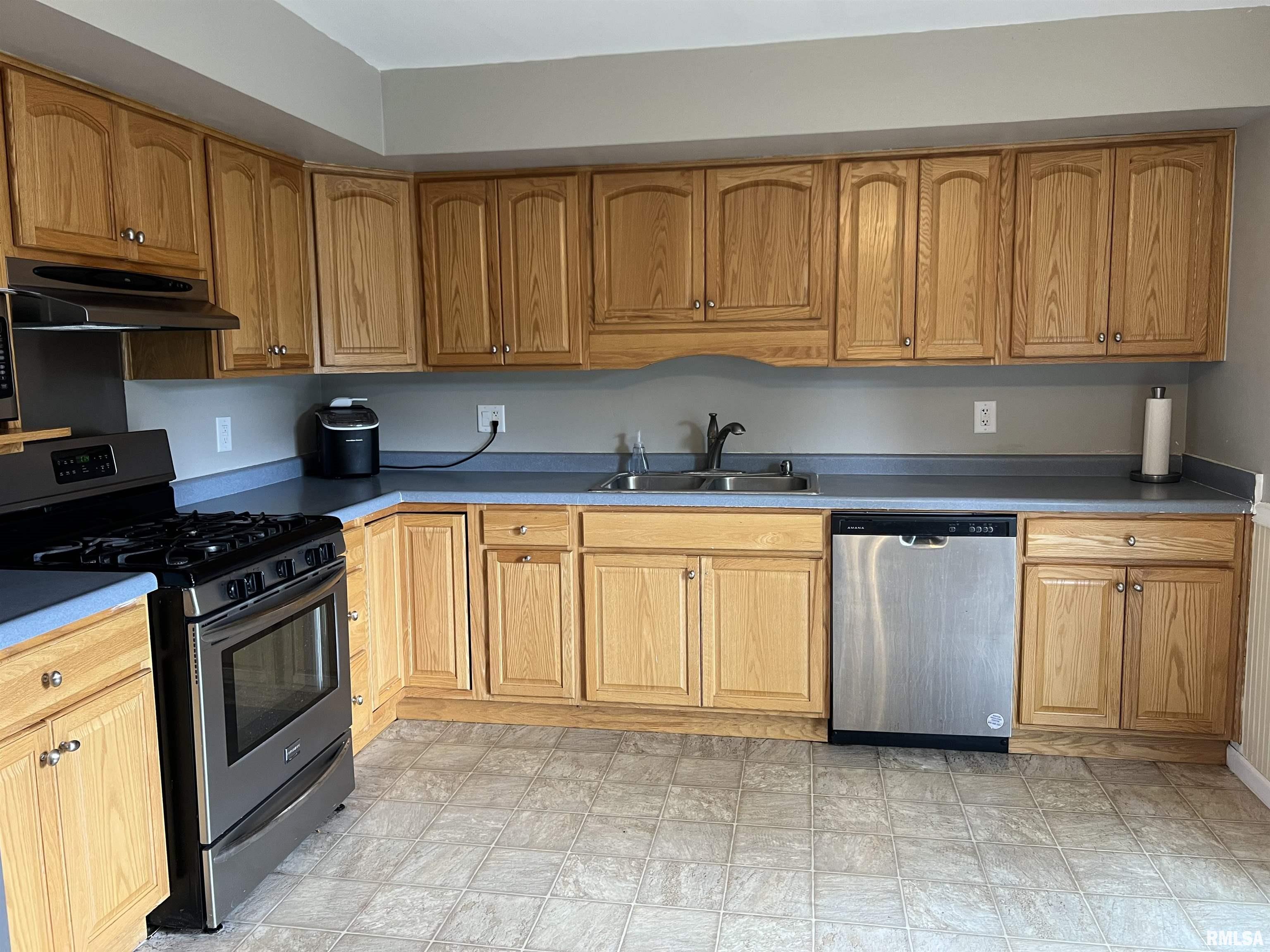 207 Mimosa Lane, Washington, Illinois image 14