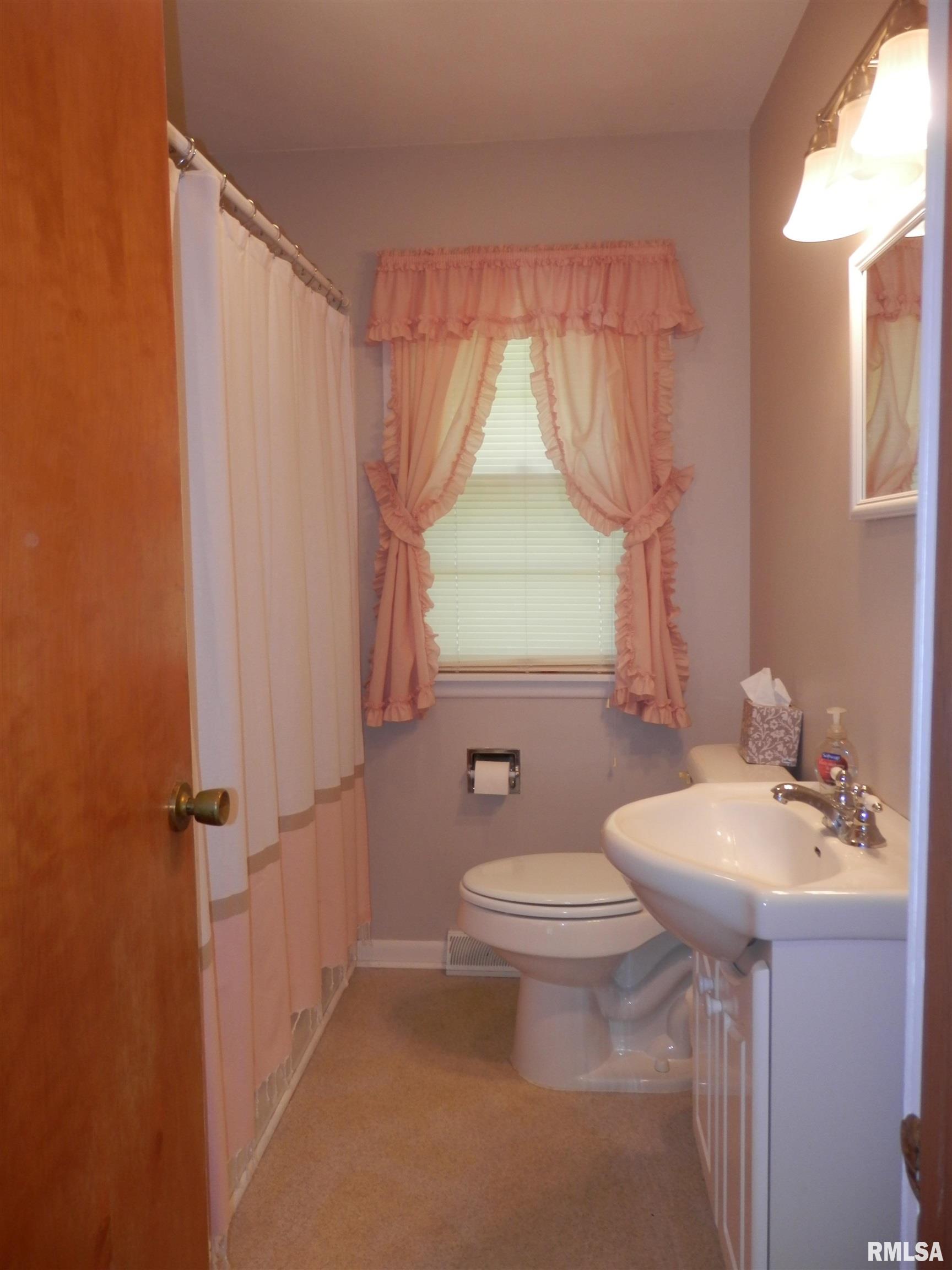 1658 Oriole Drive, Galesburg, Illinois image 18