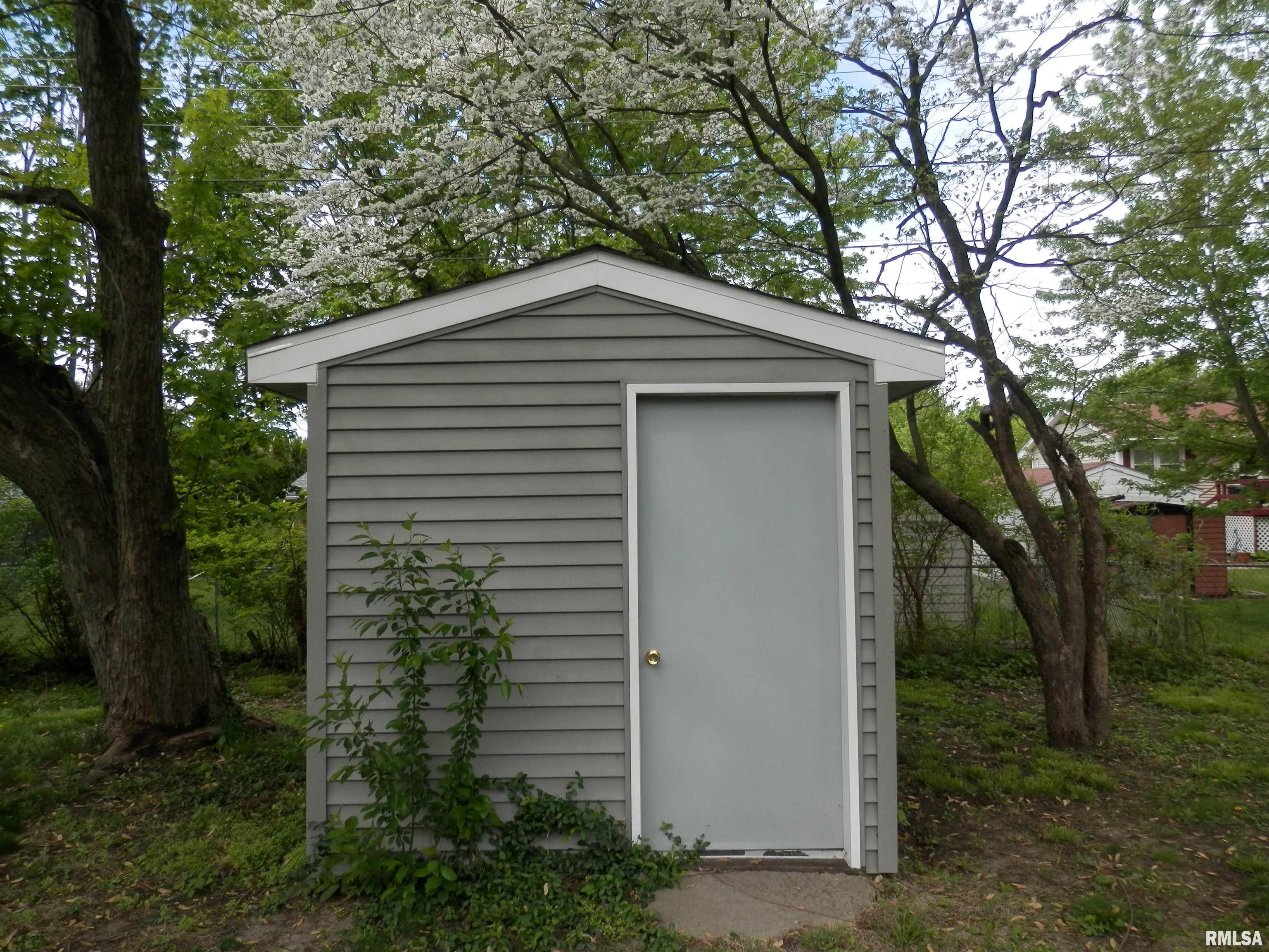 1658 Oriole Drive, Galesburg, Illinois image 6
