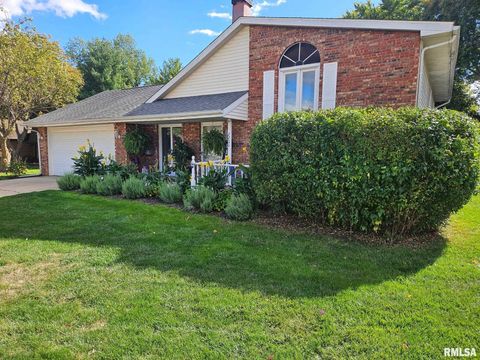 Homes For Sale - 2208 Trowbridge Road<br/> Sangamon County, Springfield, IL 62703