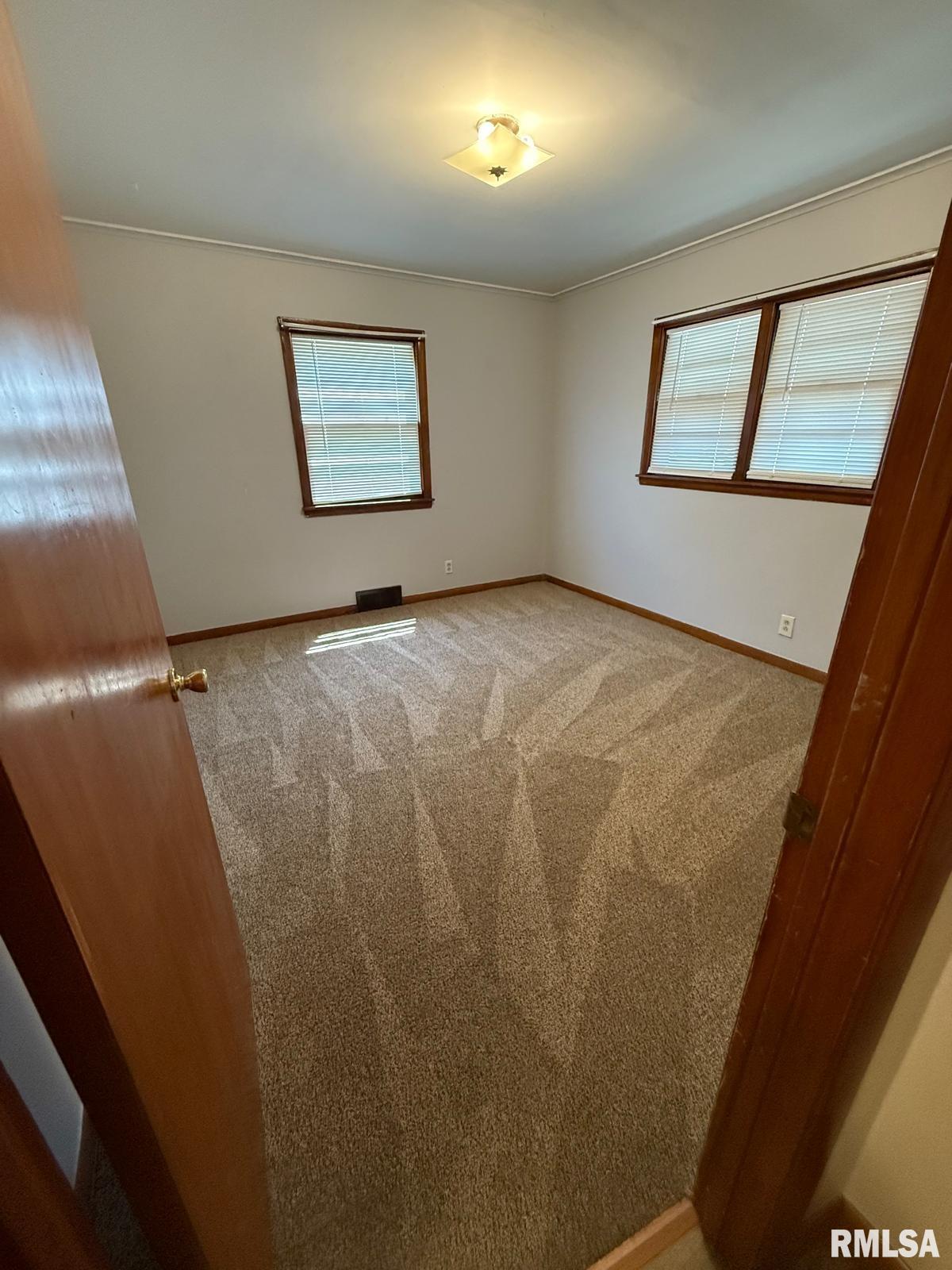 1030 Grandview Drive, Clinton, Iowa image 18