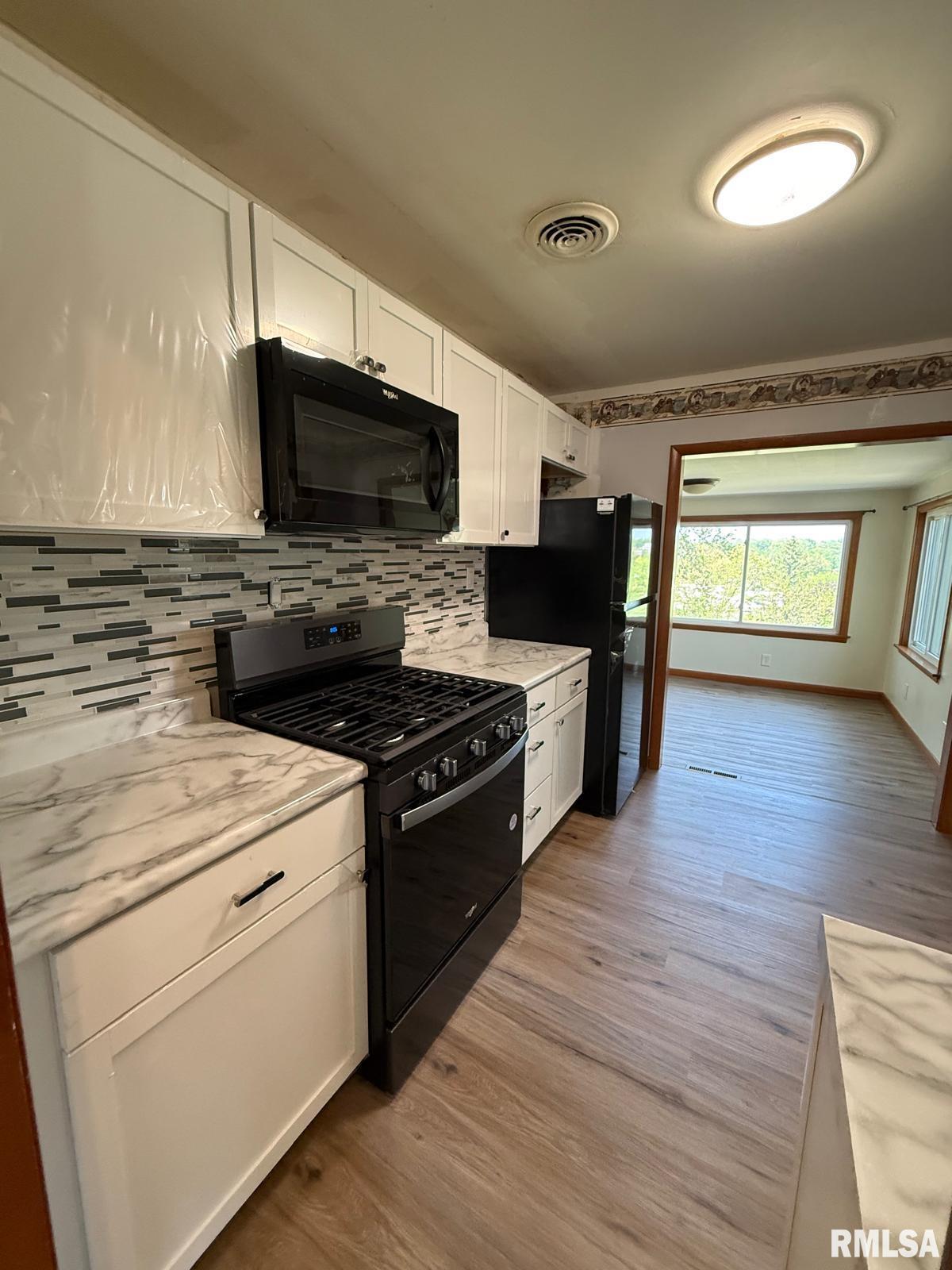 1030 Grandview Drive, Clinton, Iowa image 10