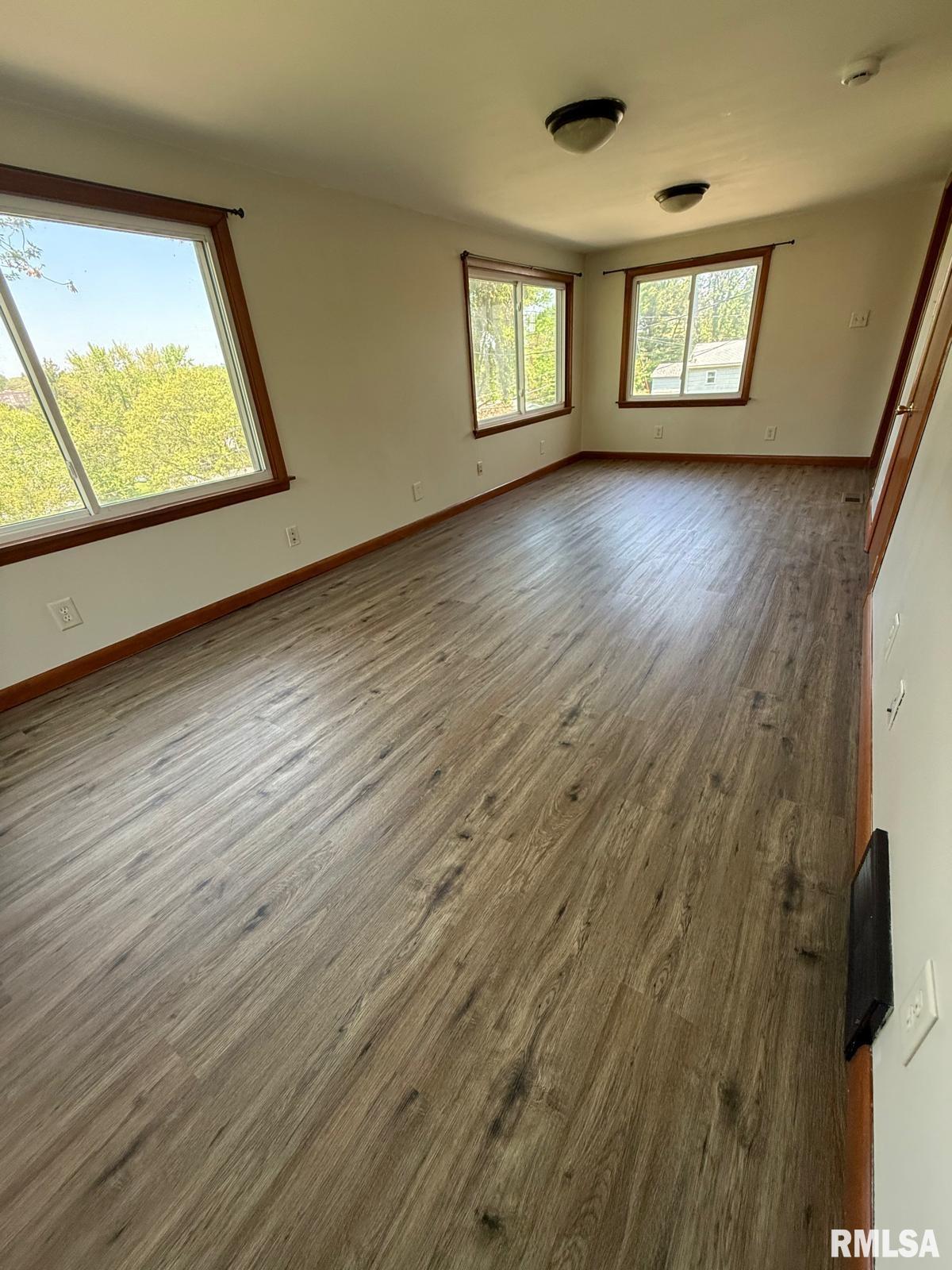 1030 Grandview Drive, Clinton, Iowa image 13