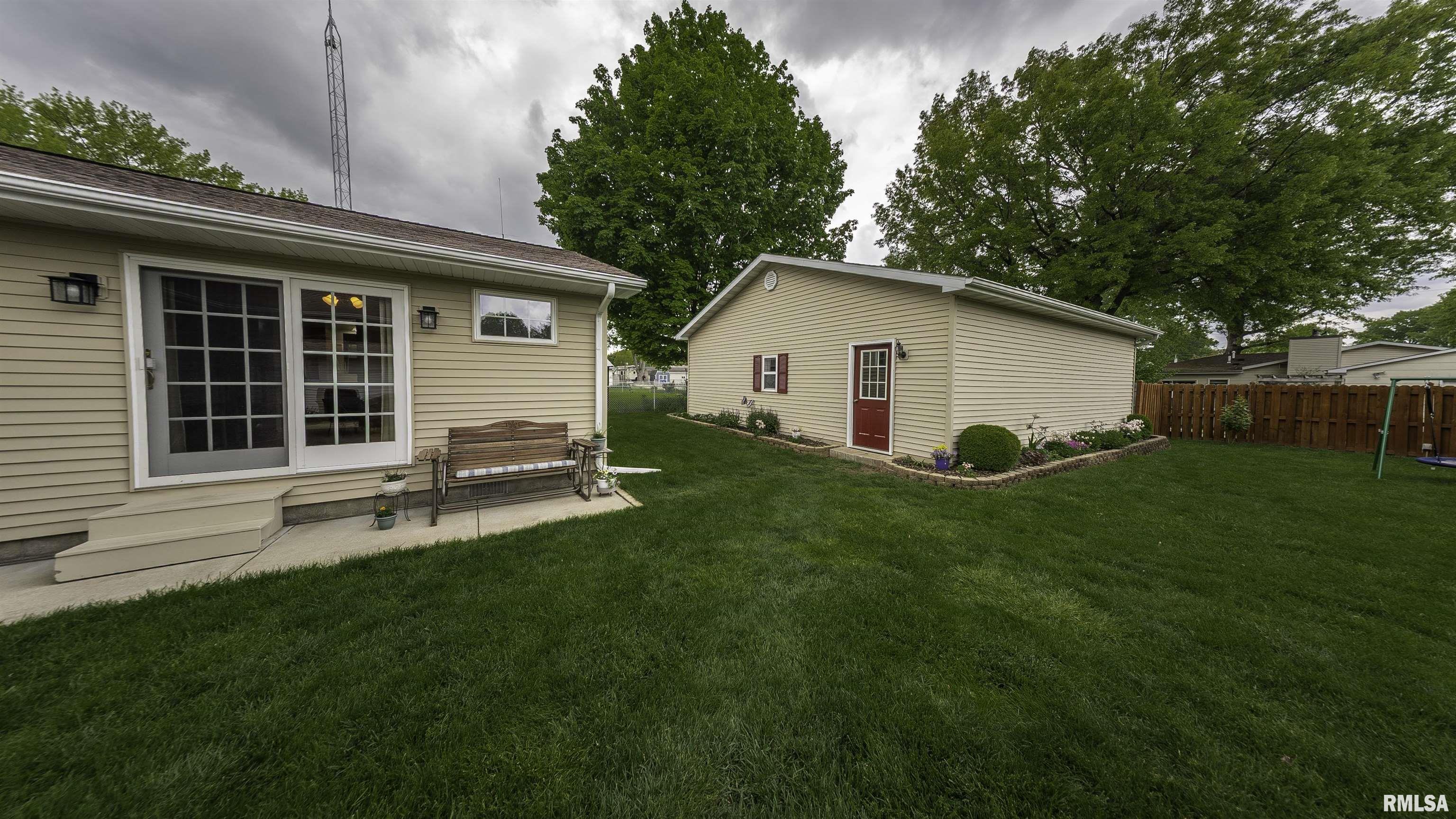 615 E Oak Street, Taylorville, Illinois image 7