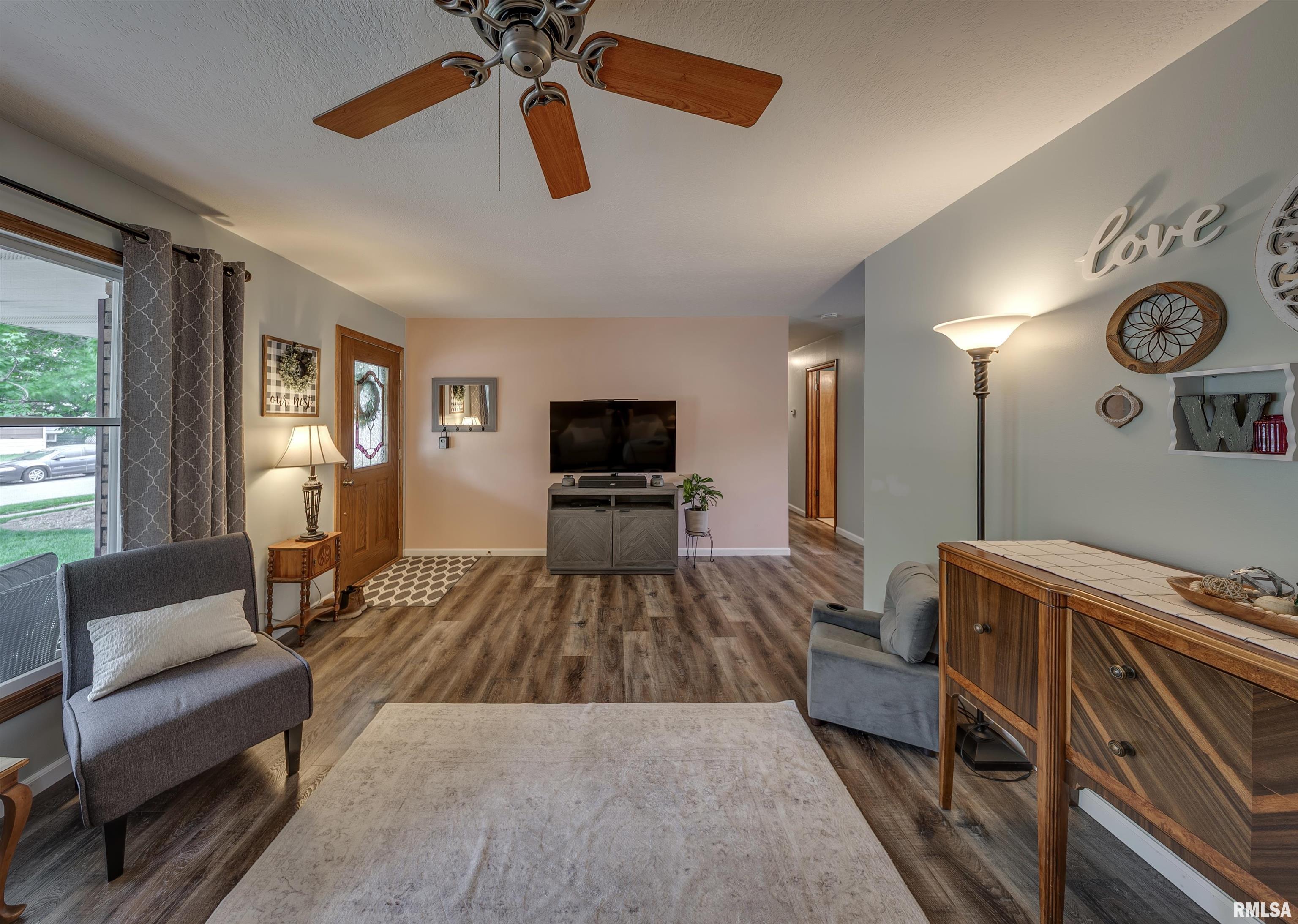 615 E Oak Street, Taylorville, Illinois image 9