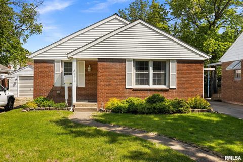 Homes For Sale - 1101 E Paris Avenue<br/> Peoria Heights, IL 61616
