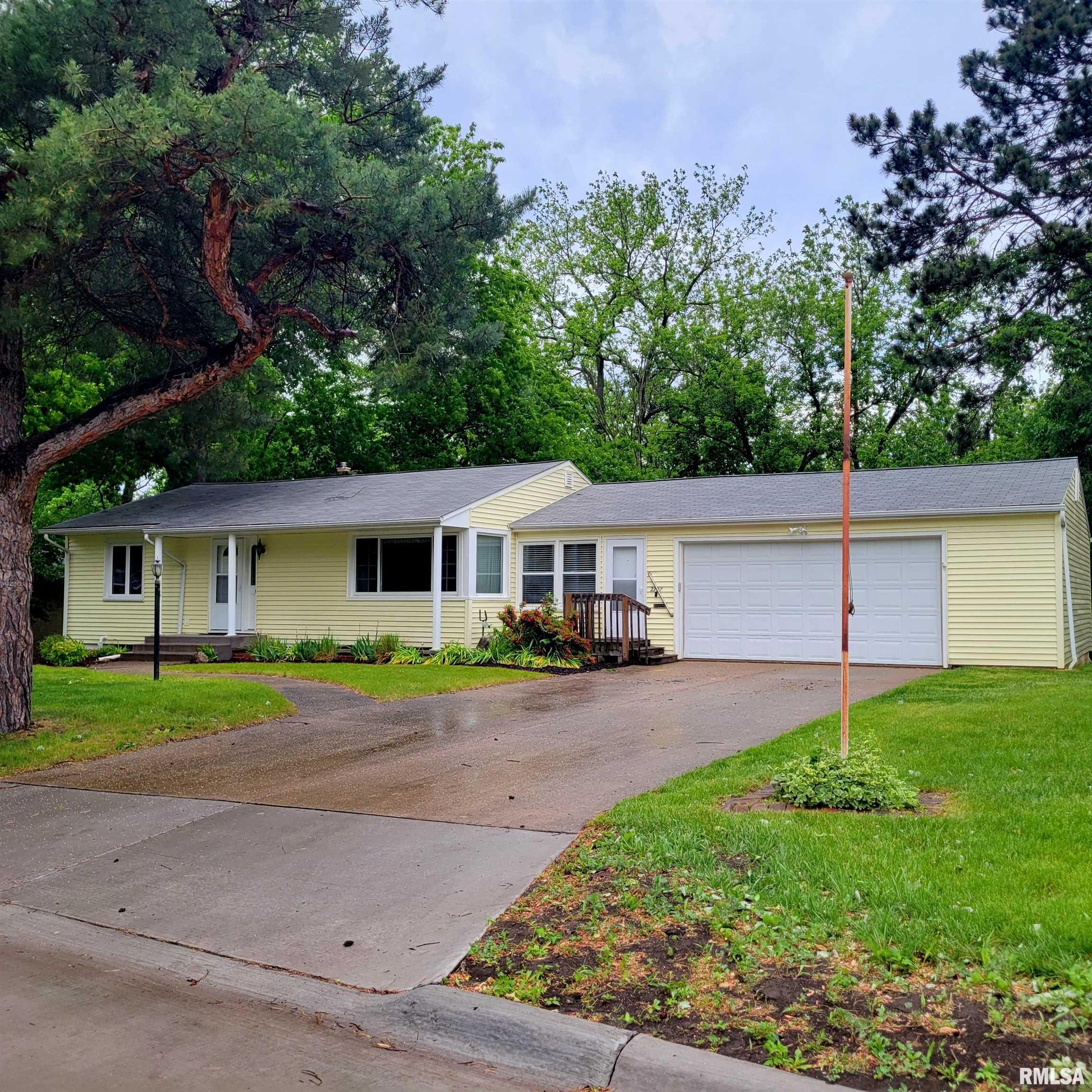 2727 32nd Avenue Court, Rock Island, Illinois image 1