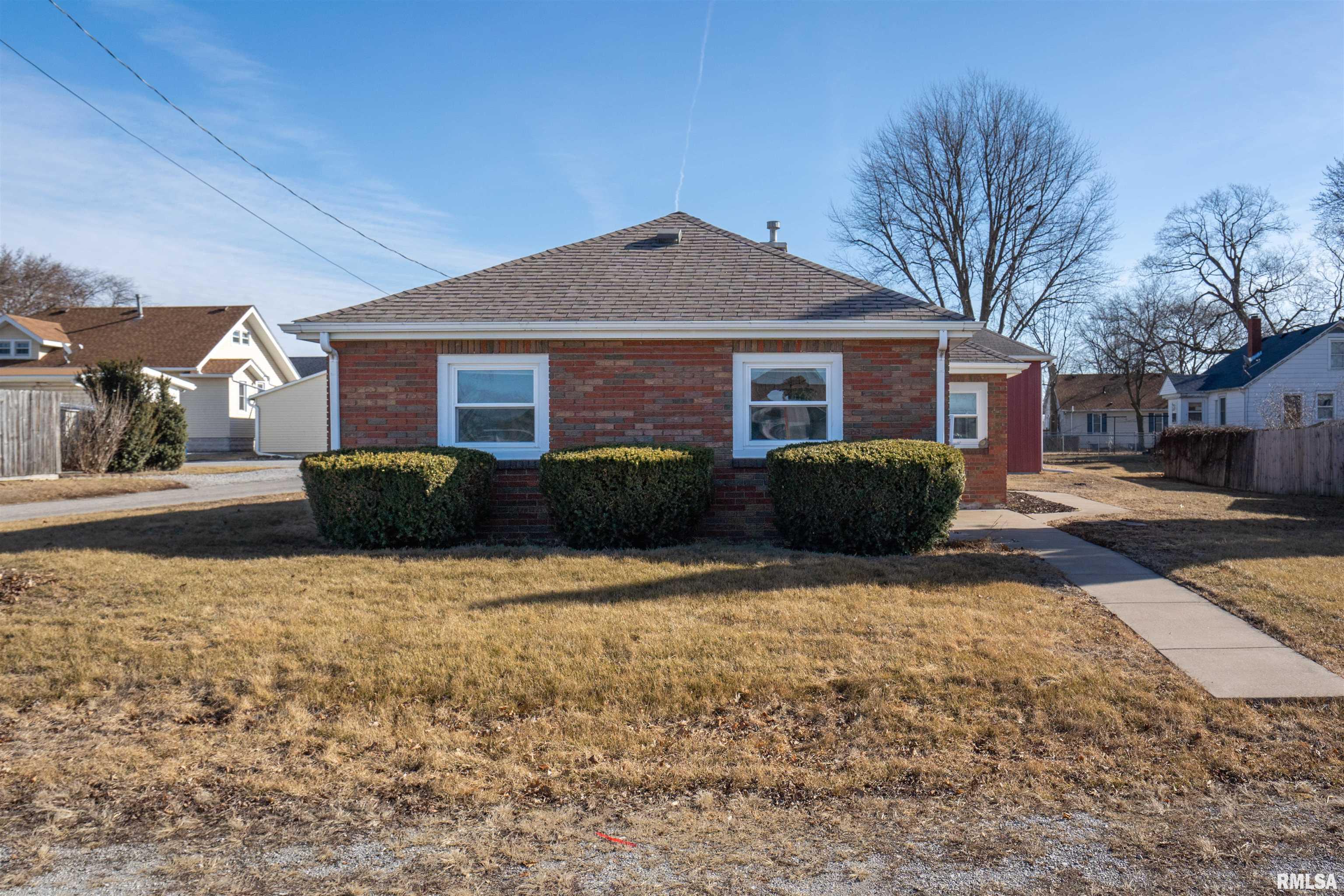 129 S Neisse Street, Blue Grass, Iowa image 1