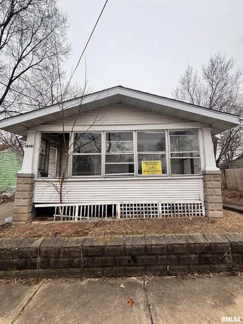 Homes For Sale - 1828 W Latrobe Street<br/> Peoria County, Peoria, IL 61605