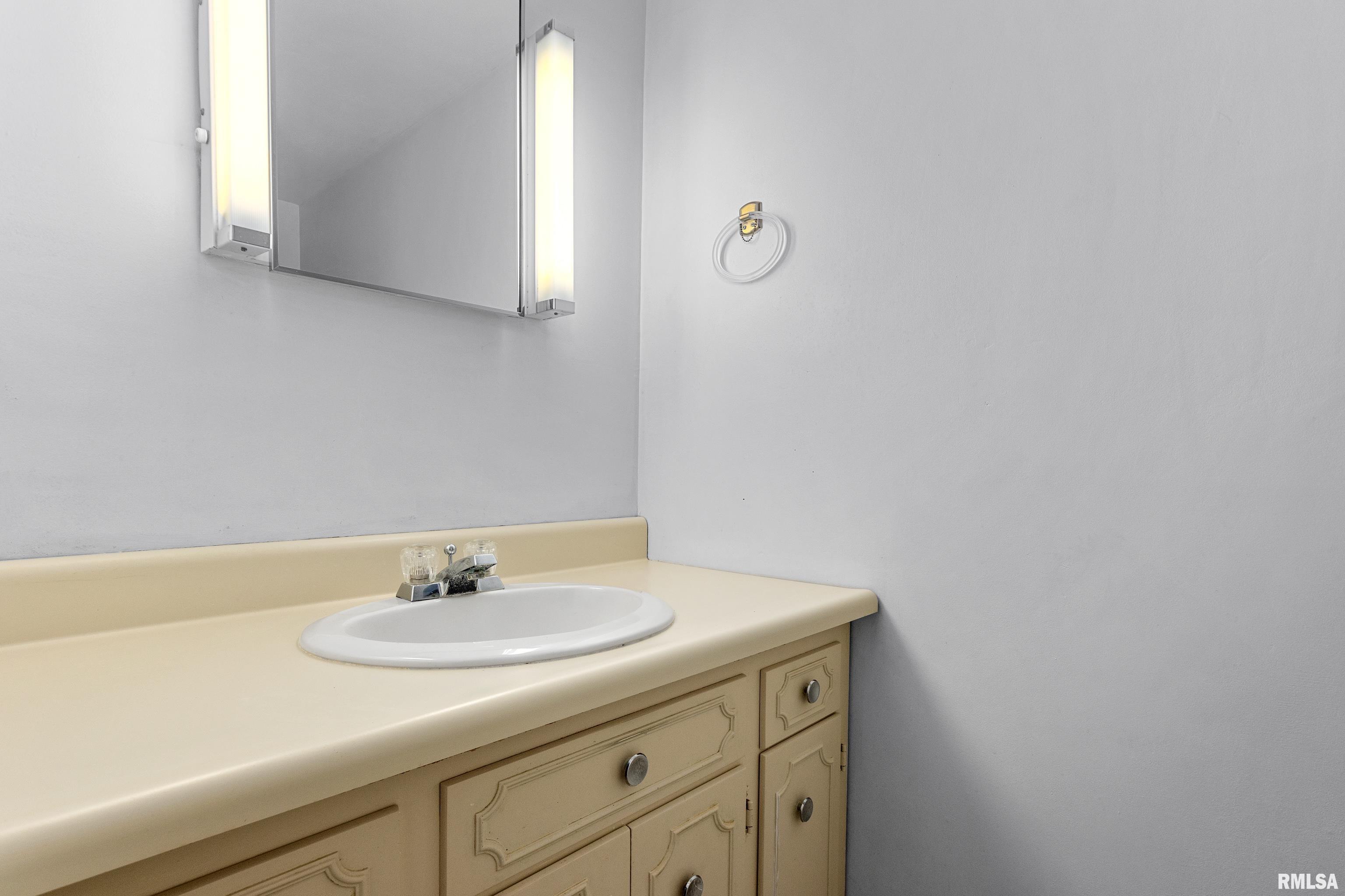 1461 Valle Vista Boulevard #30, Pekin, Illinois image 30