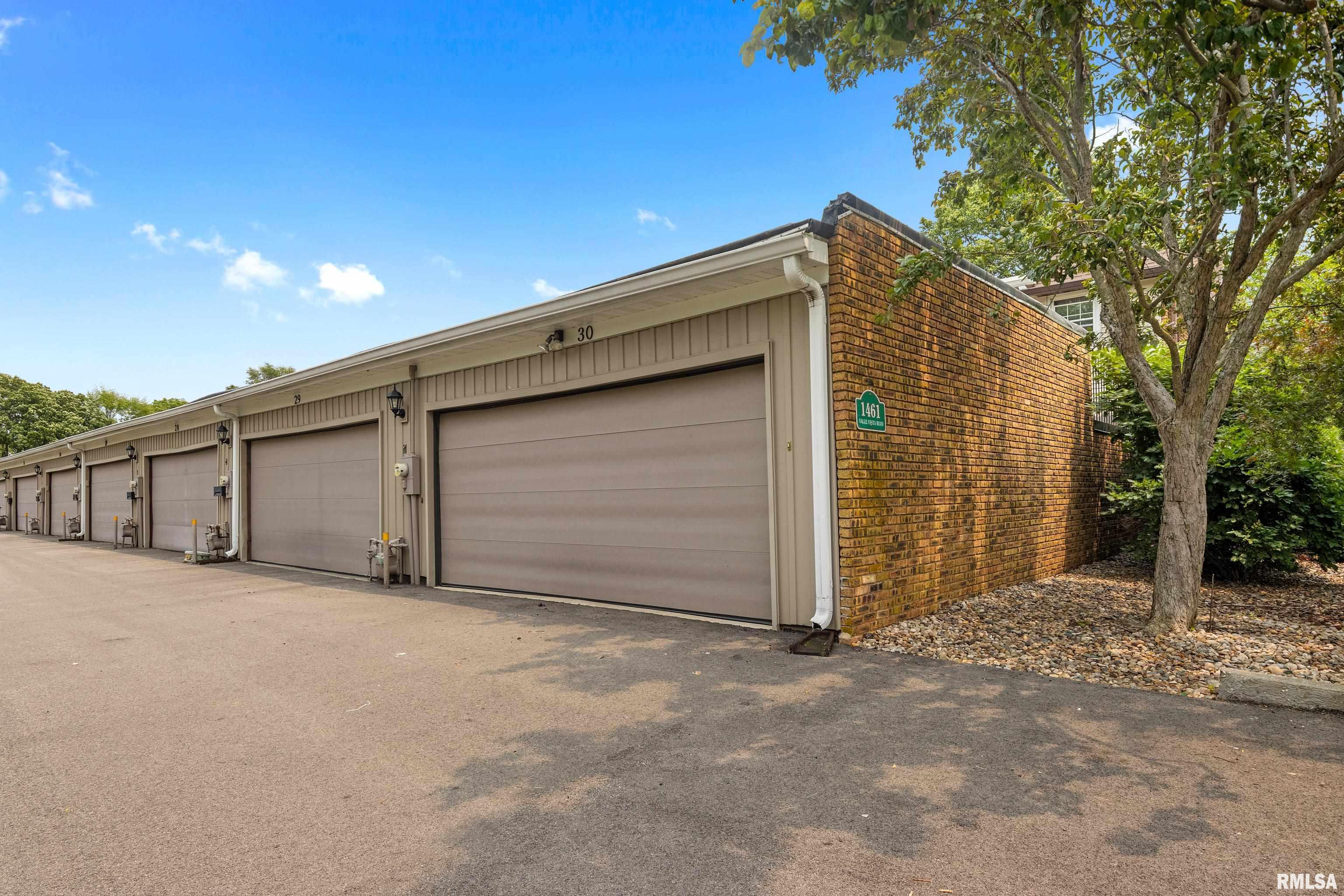 1461 Valle Vista Boulevard #30, Pekin, Illinois image 36