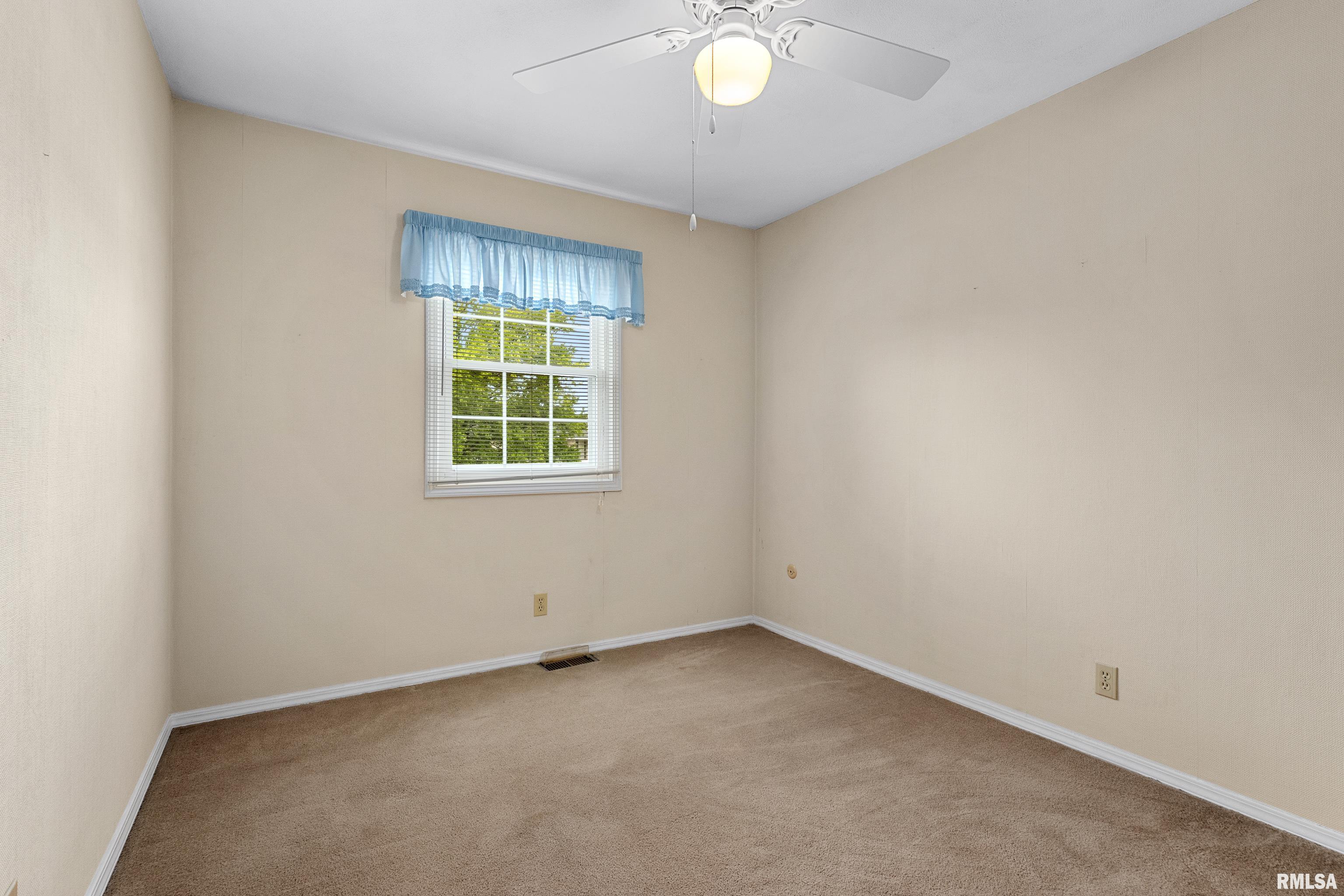 1461 Valle Vista Boulevard #30, Pekin, Illinois image 25