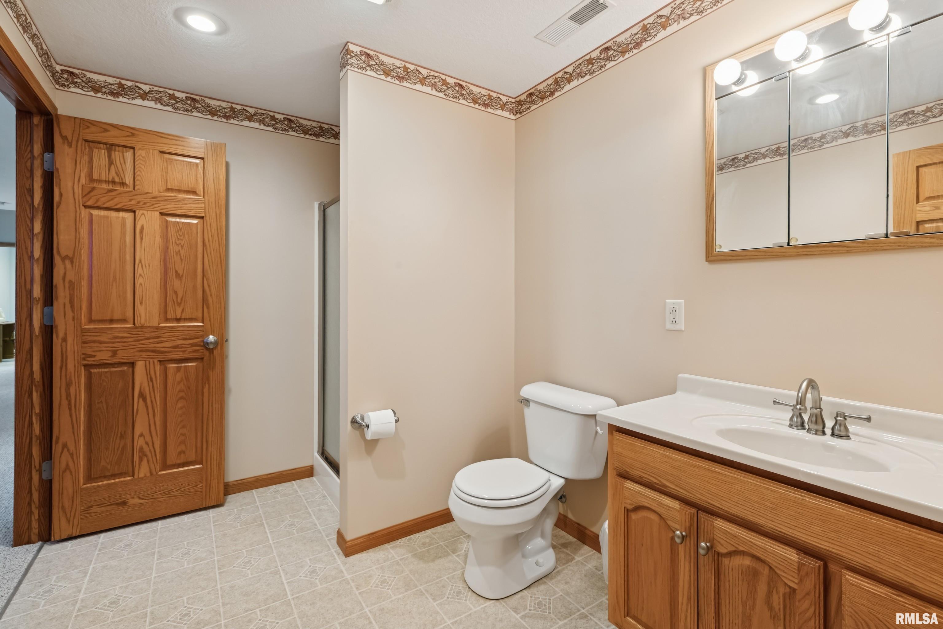 1637 Hickory Bend Court, De Witt, Iowa image 31