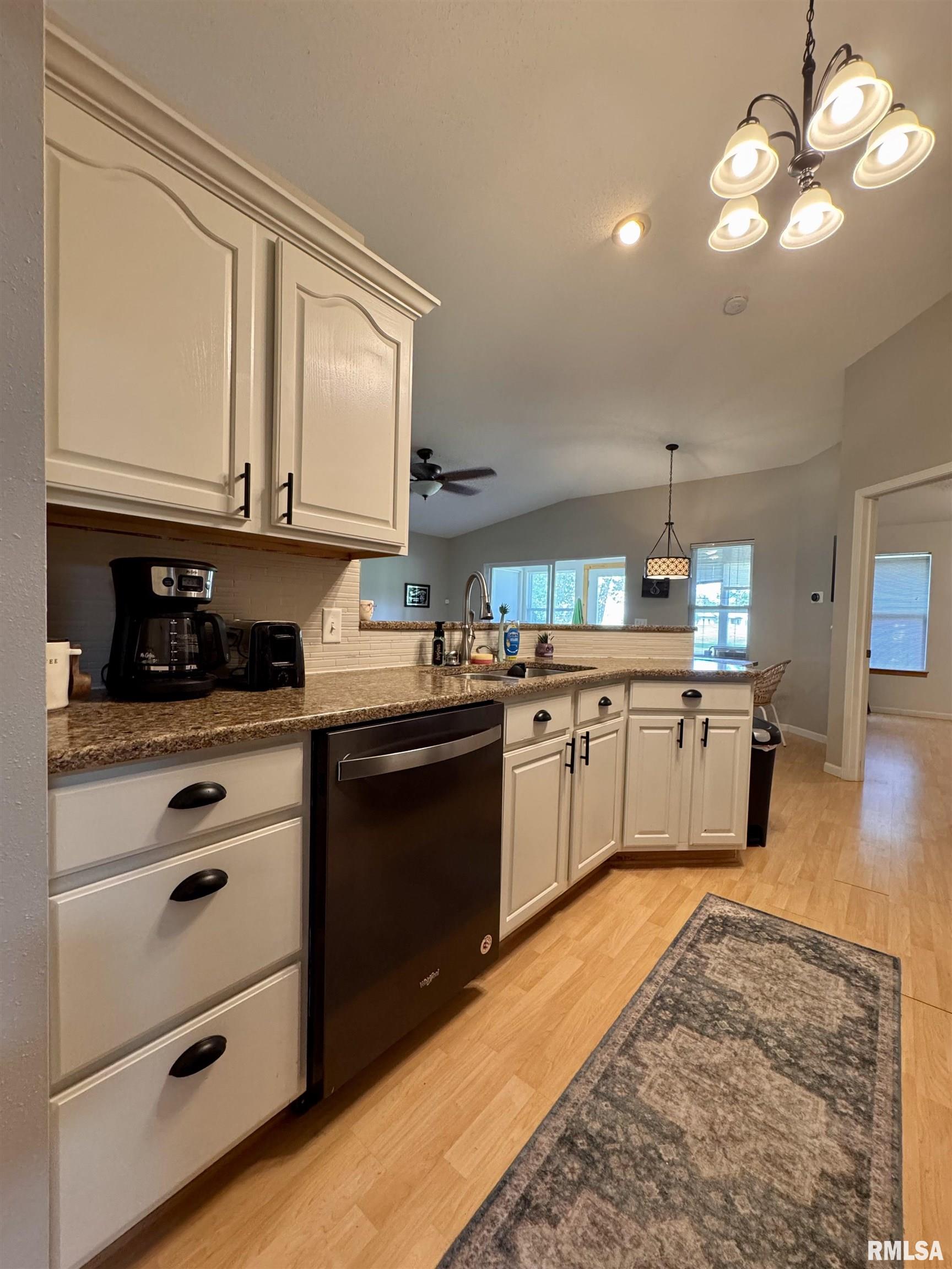 1041 Hawthorn Ridge, Macomb, Illinois image 16