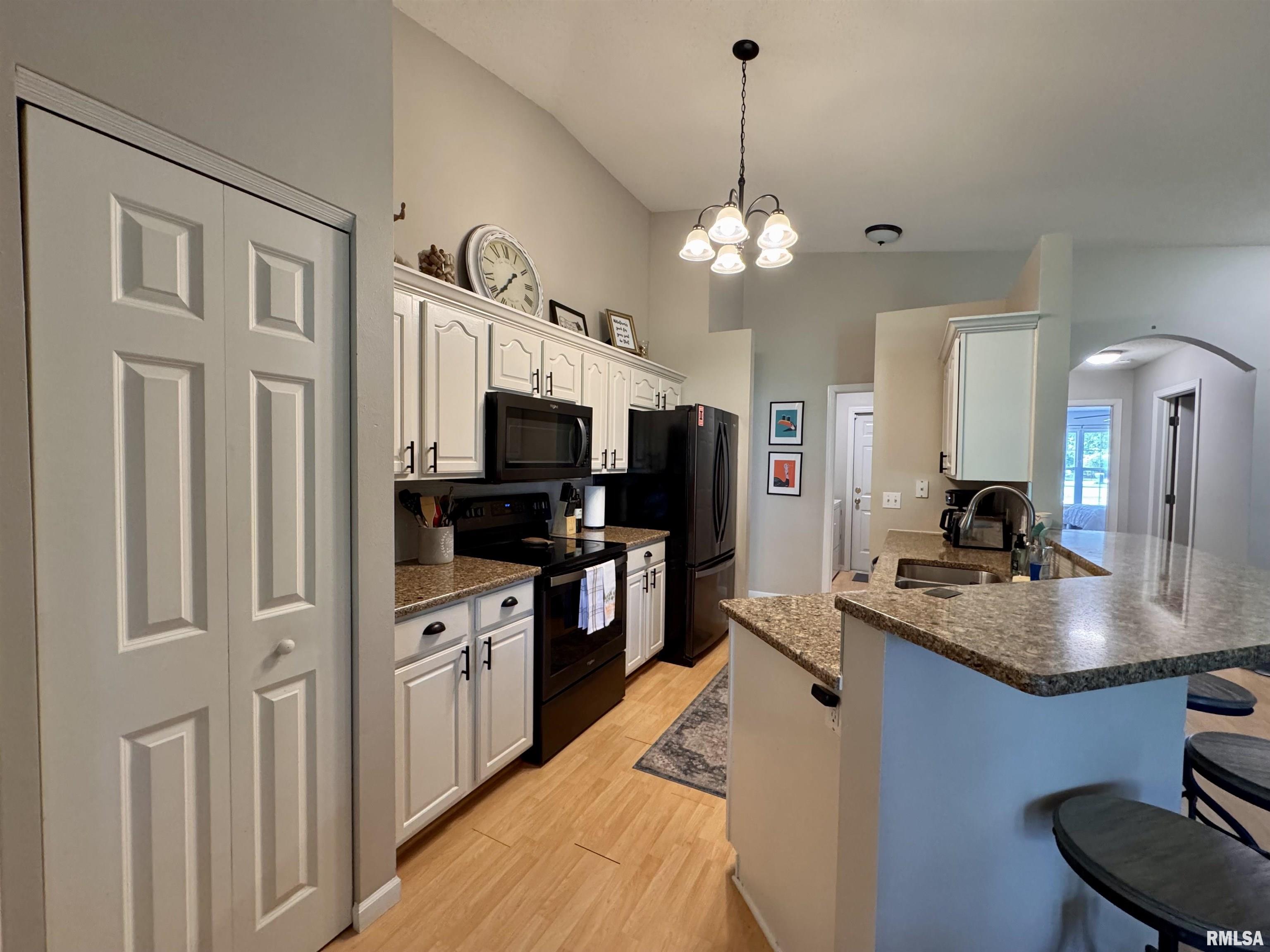 1041 Hawthorn Ridge, Macomb, Illinois image 12